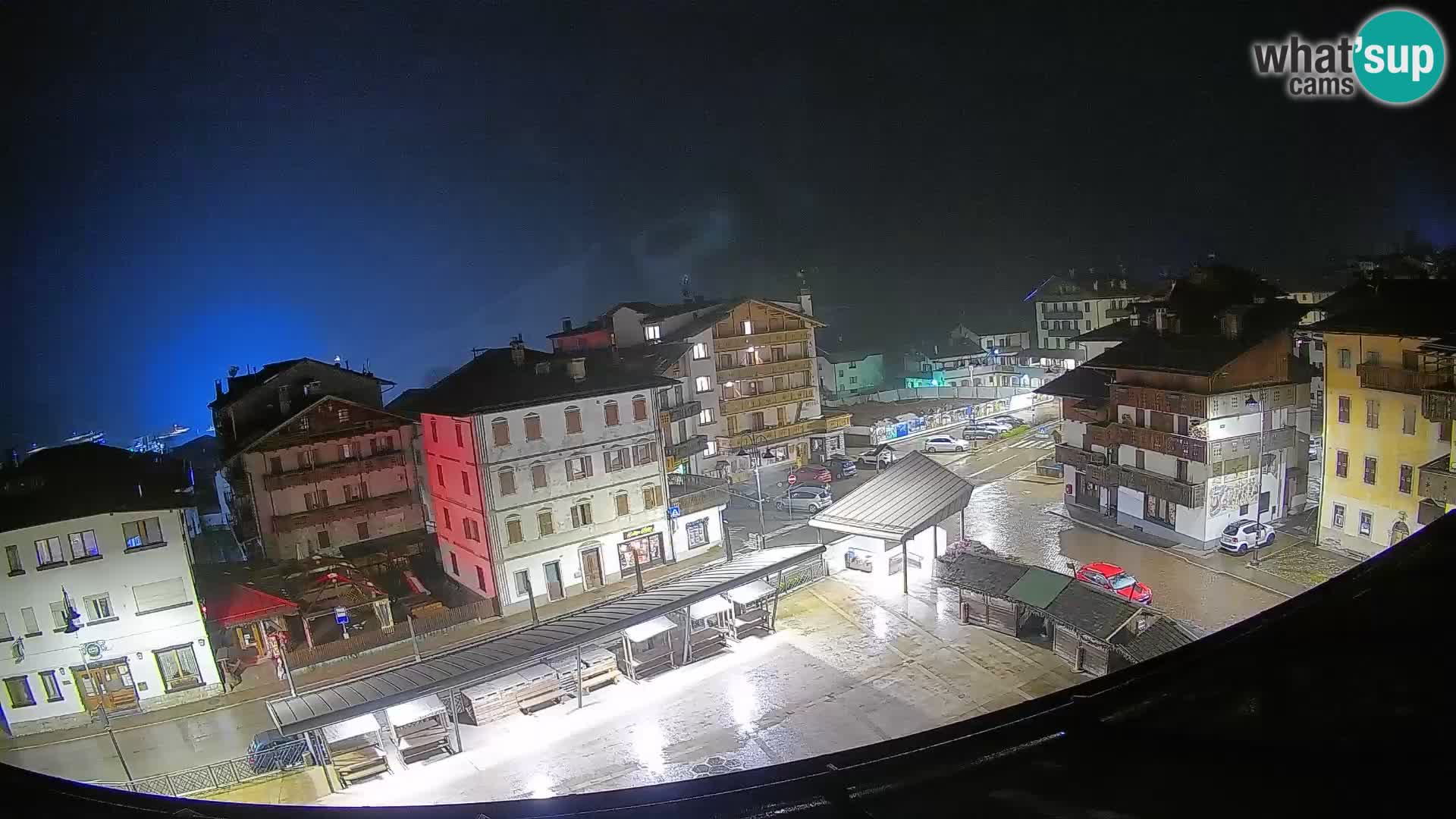Piazza centrale di Forni di Sopra