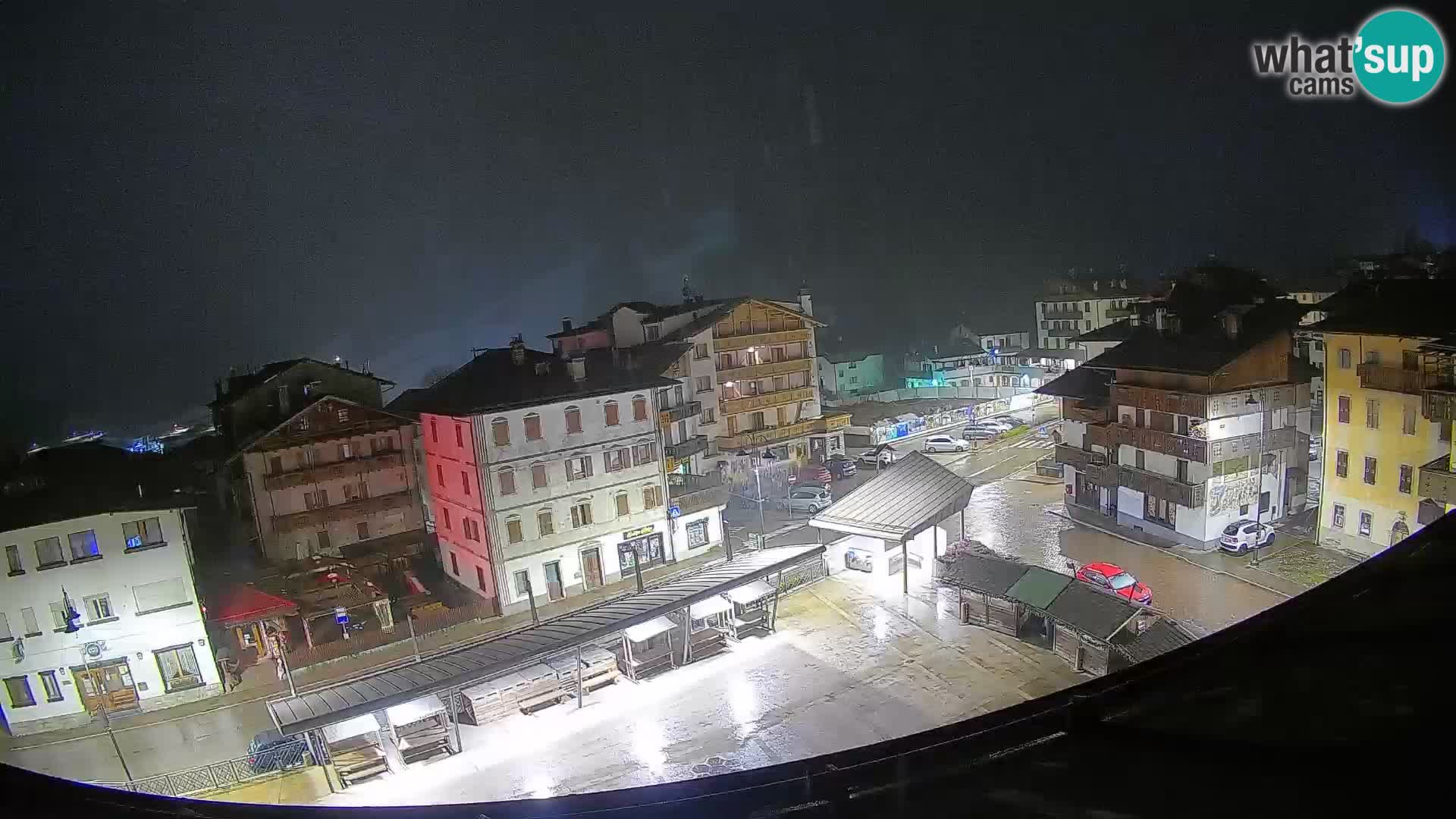 Piazza centrale di Forni di Sopra