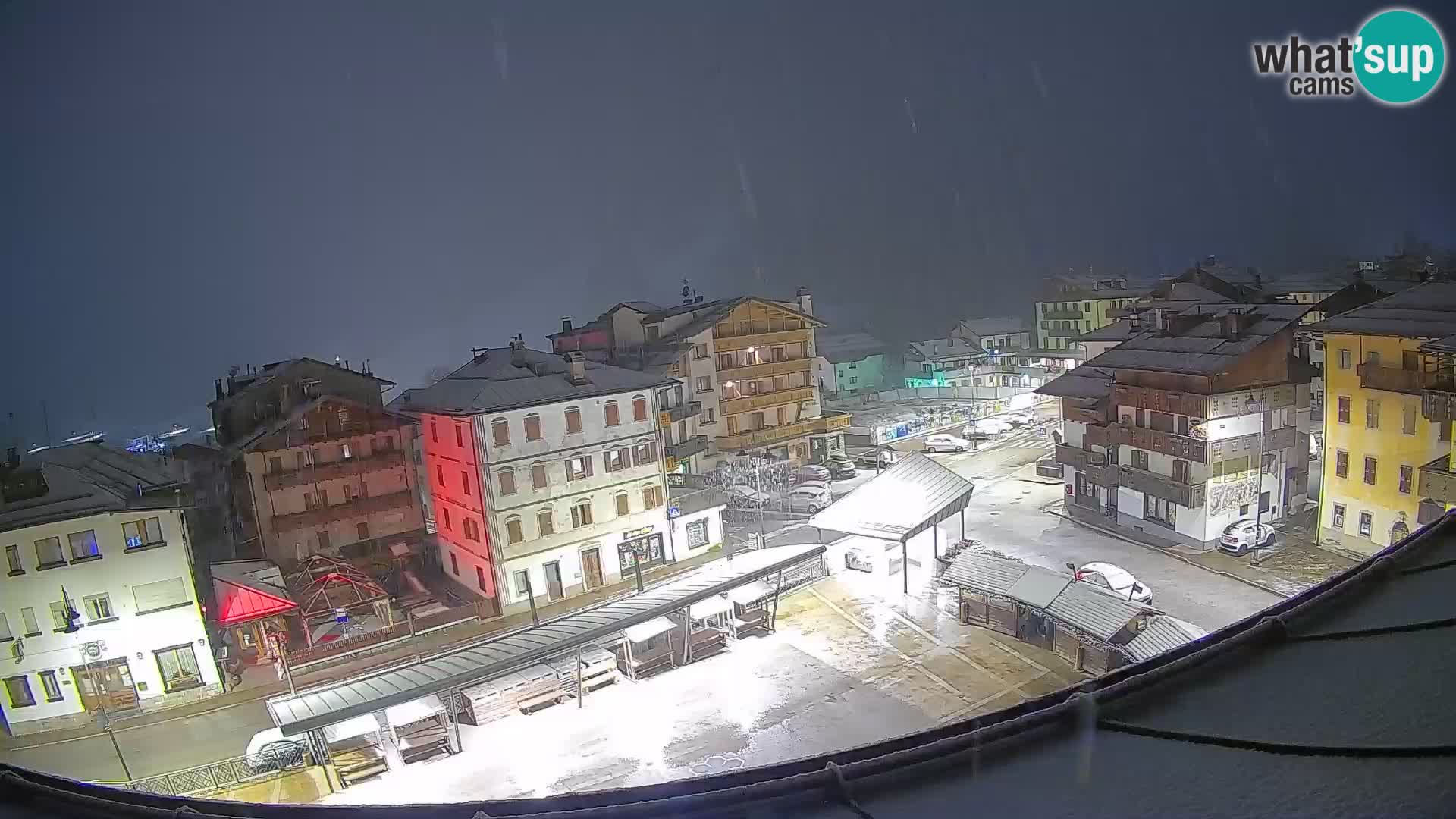 Piazza centrale di Forni di Sopra