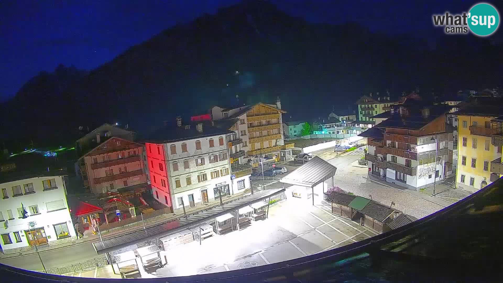 Plaza principal de Forni di Sopra