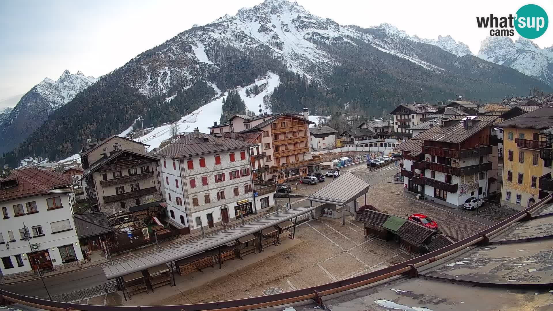 Plaza principal de Forni di Sopra