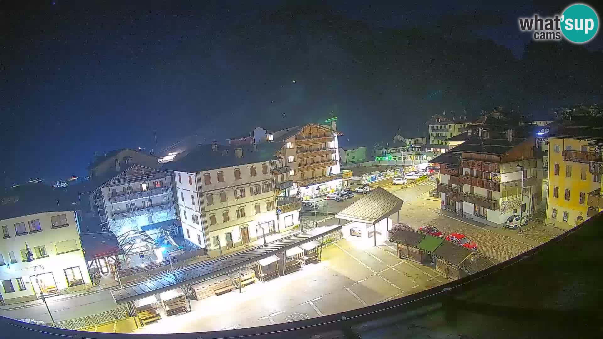 Plaza principal de Forni di Sopra