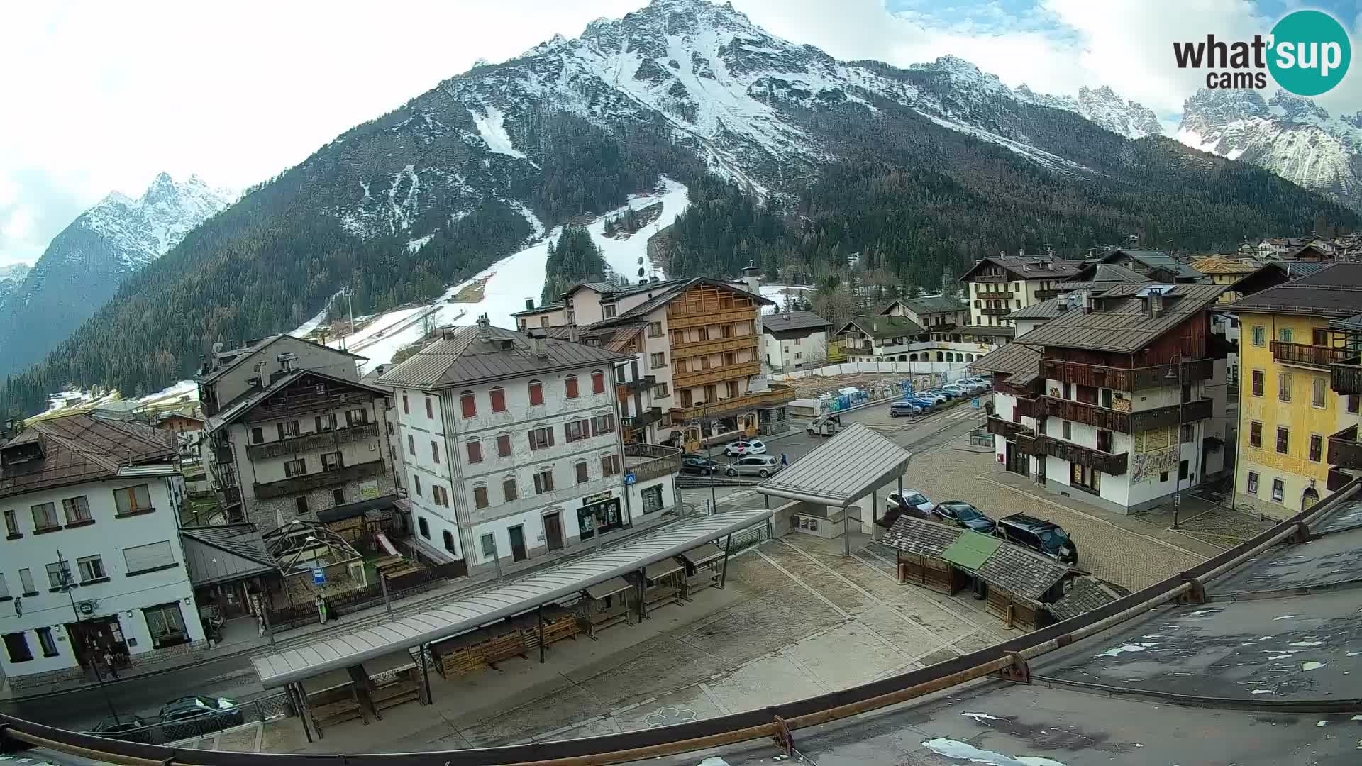 Piazza centrale di Forni di Sopra