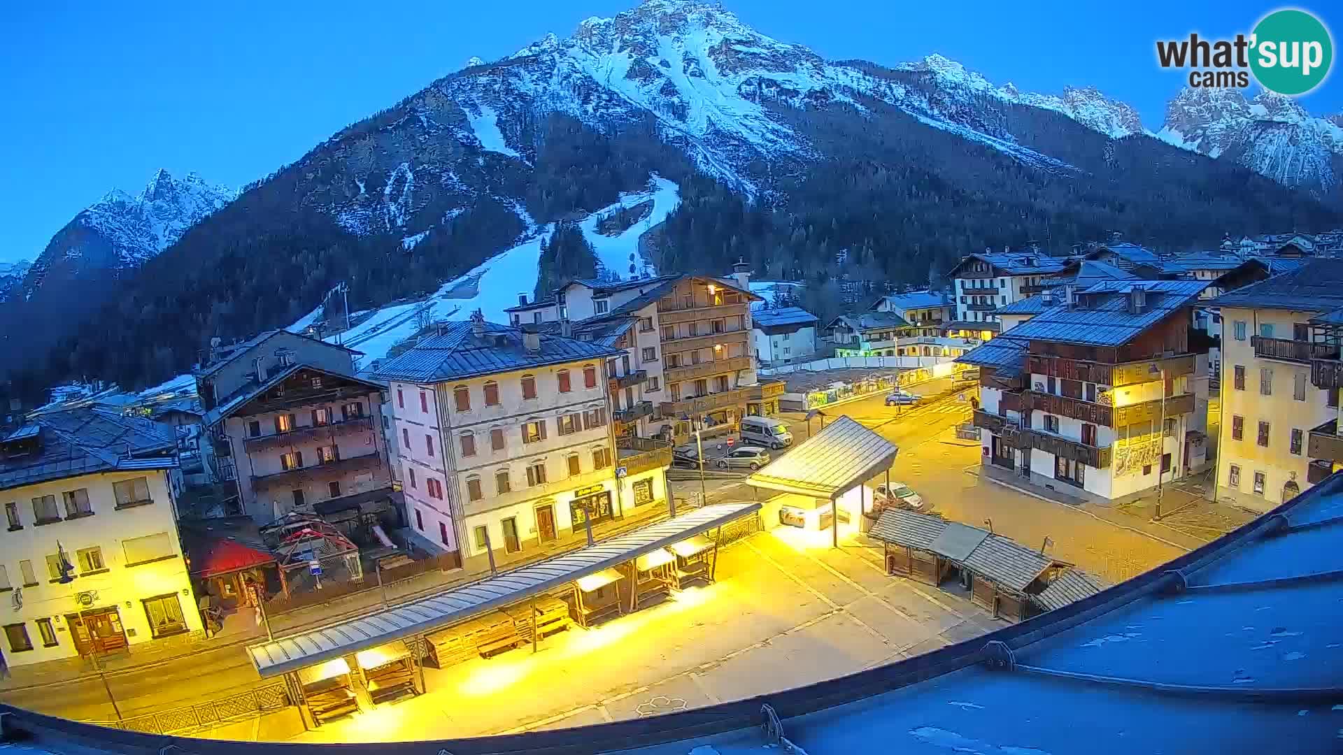 Piazza centrale di Forni di Sopra