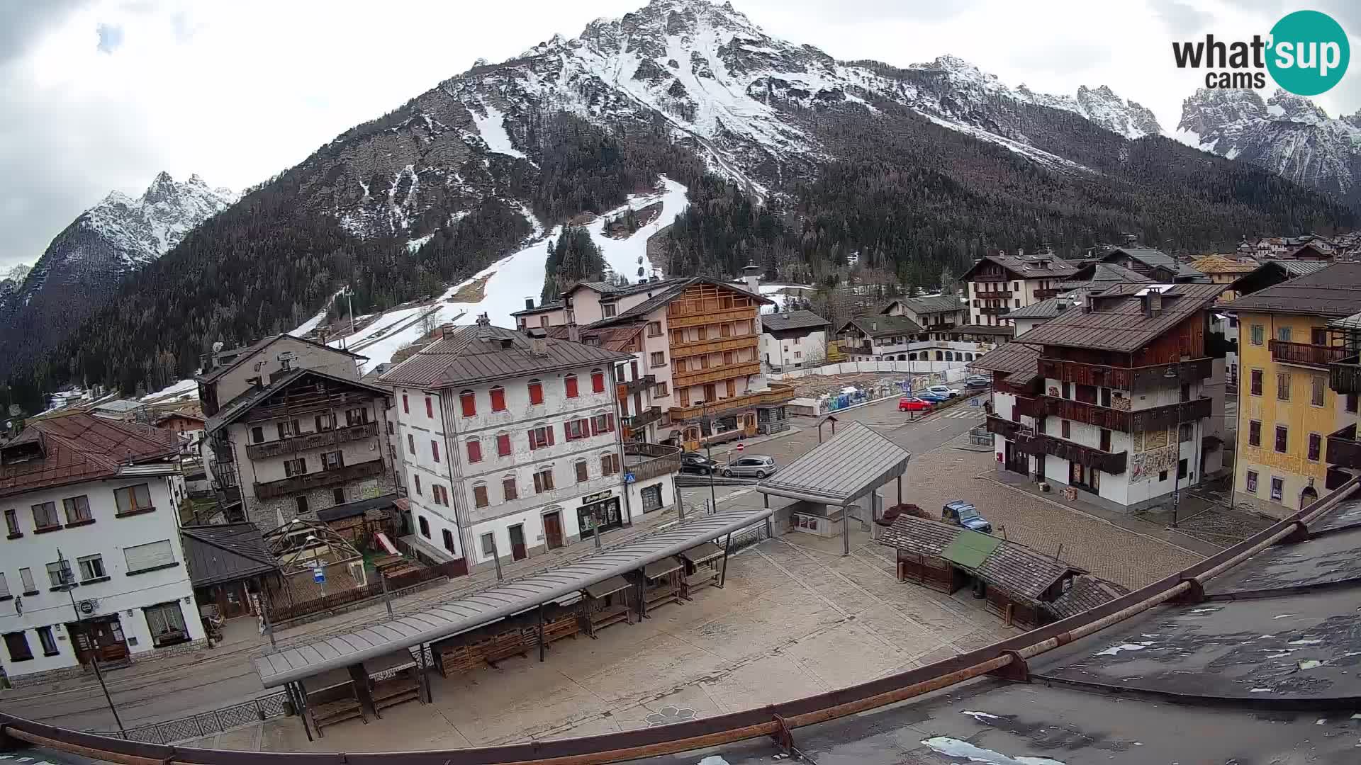 Piazza centrale di Forni di Sopra