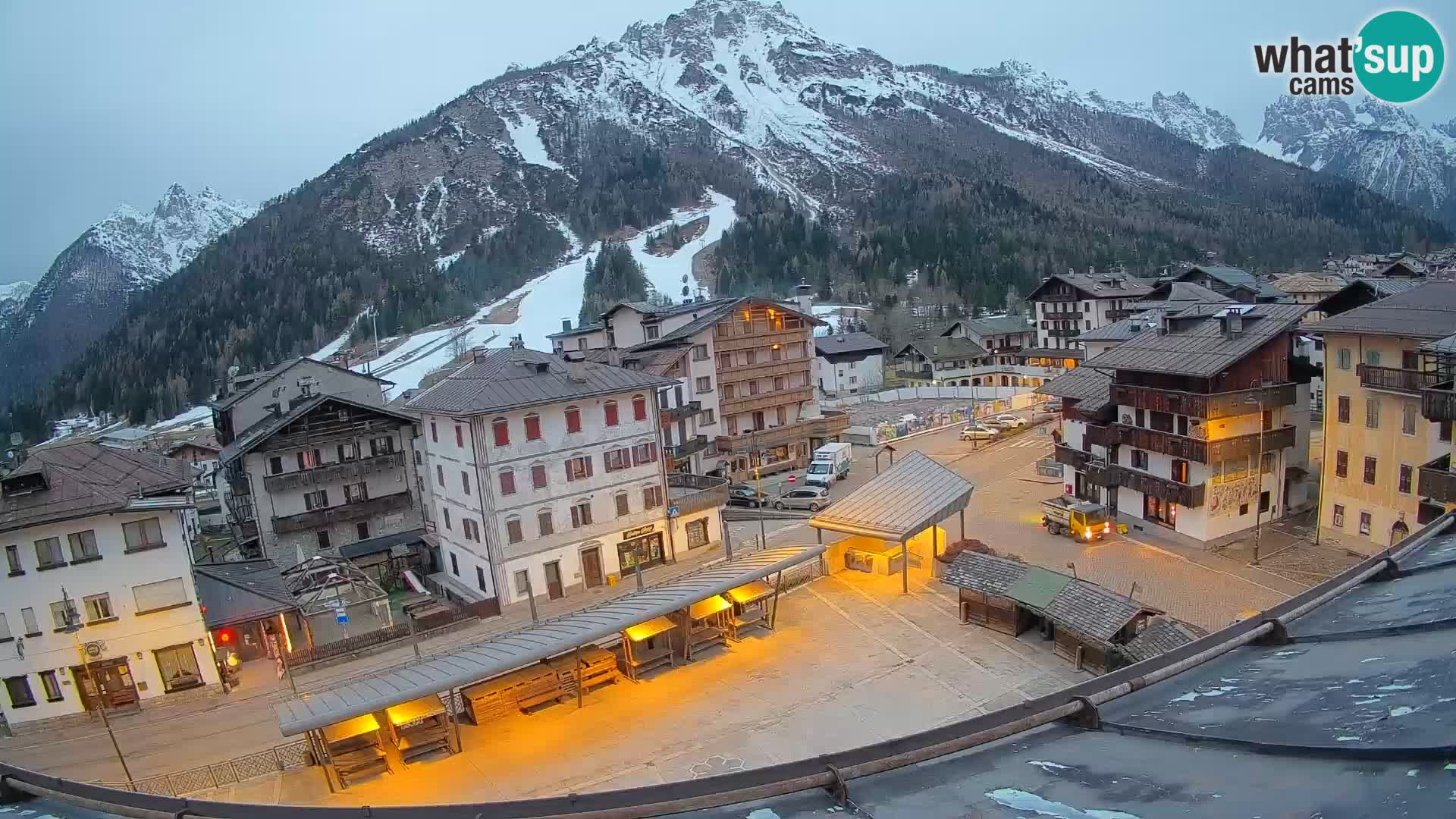 Plaza principal de Forni di Sopra