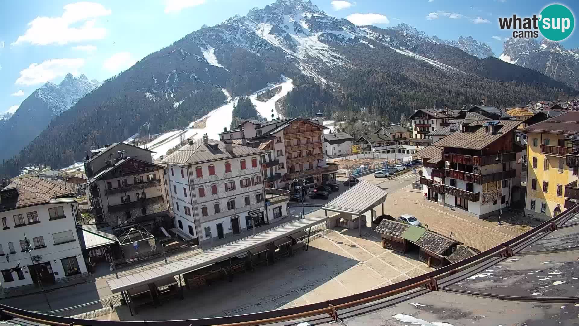 Plaza principal de Forni di Sopra