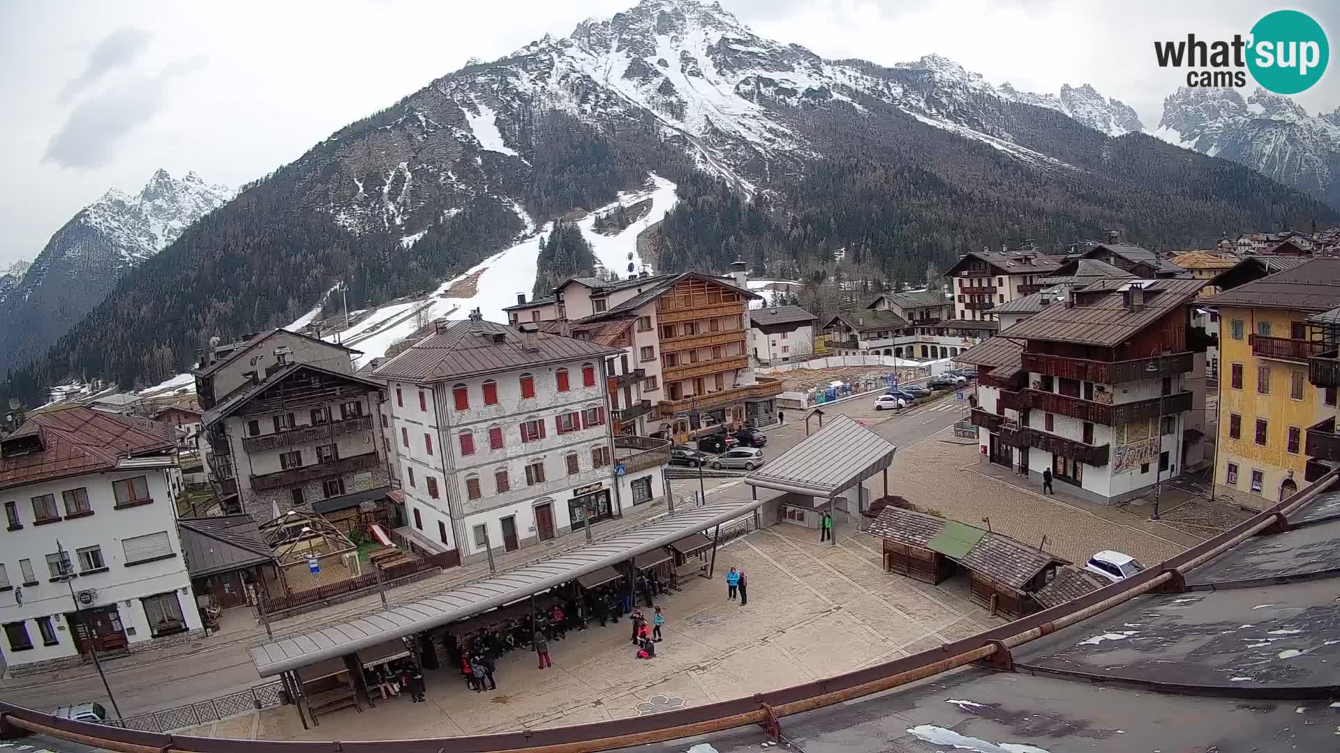 Plaza principal de Forni di Sopra