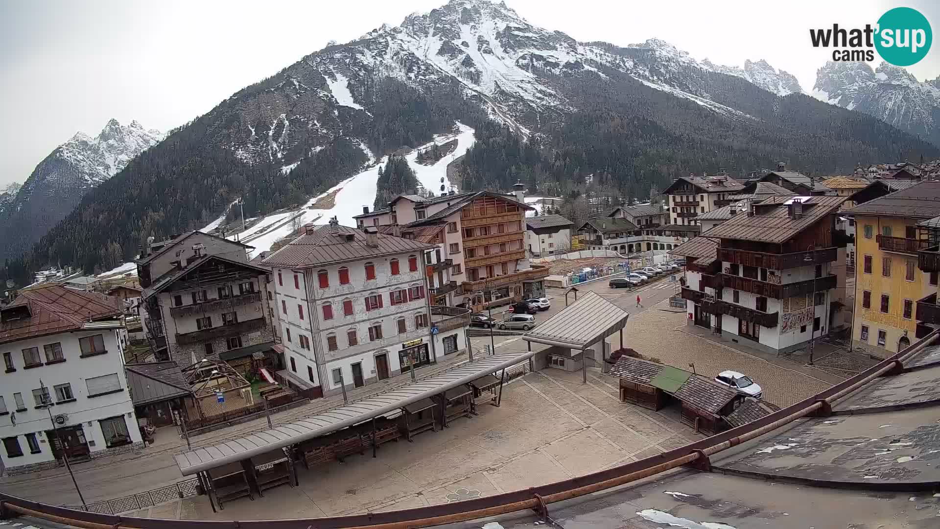 Plaza principal de Forni di Sopra