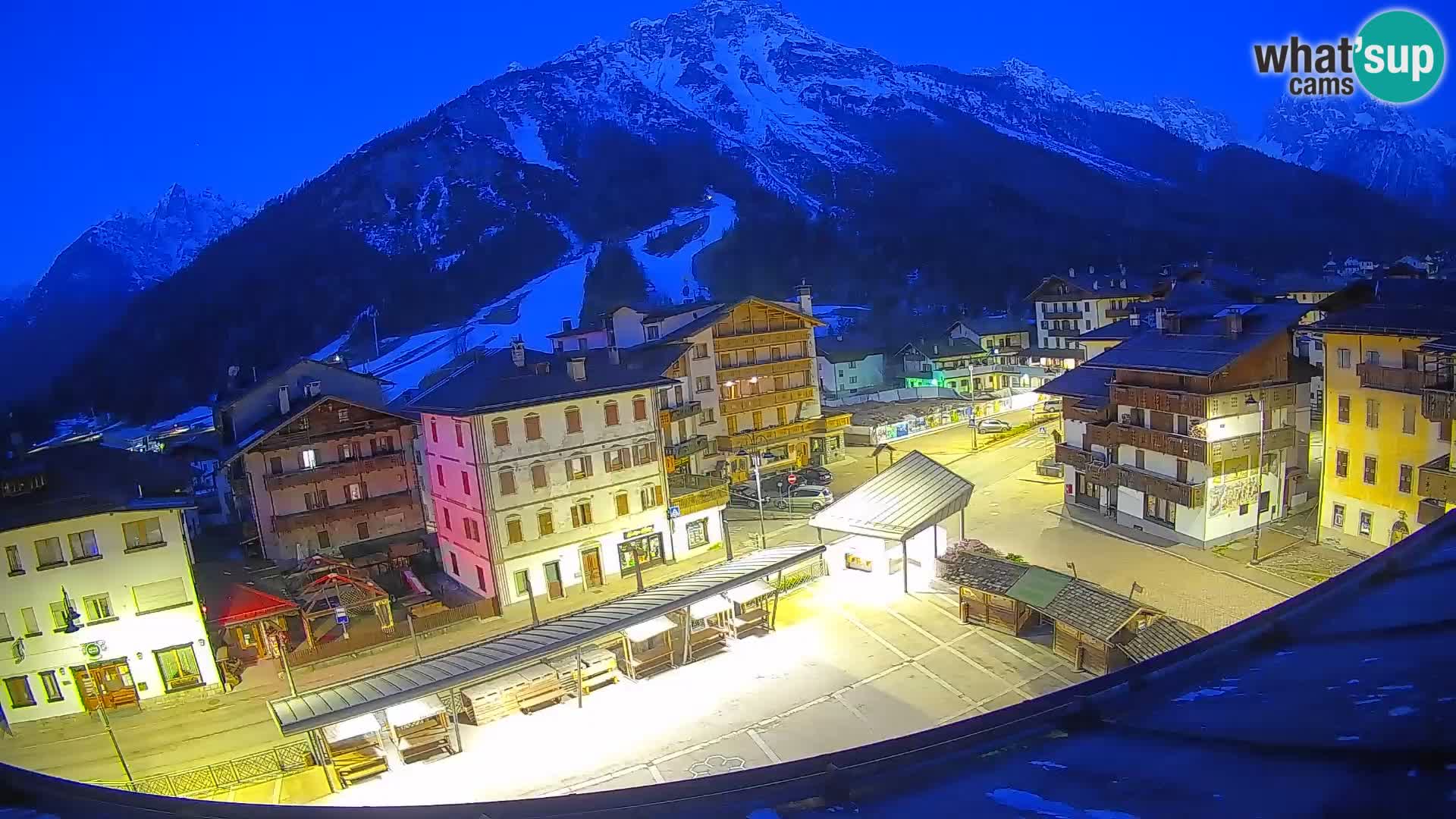 Plaza principal de Forni di Sopra