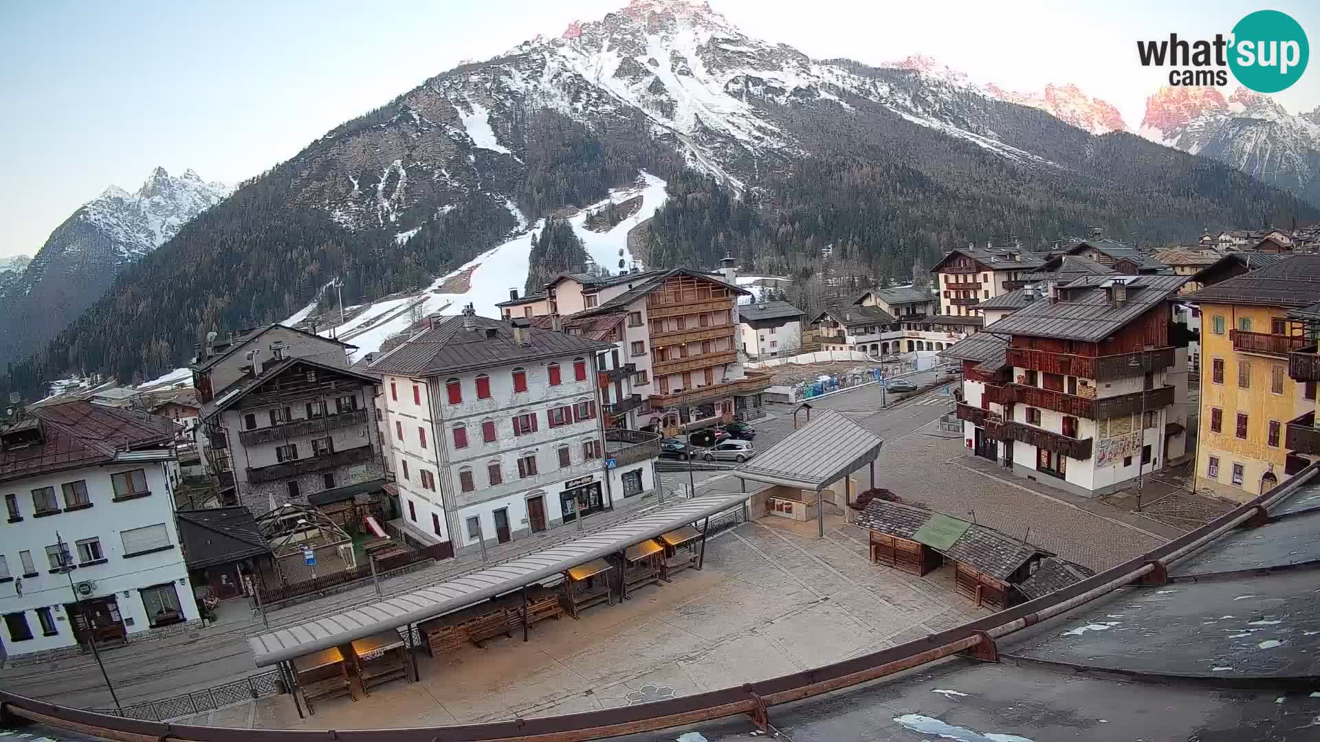 Piazza centrale di Forni di Sopra