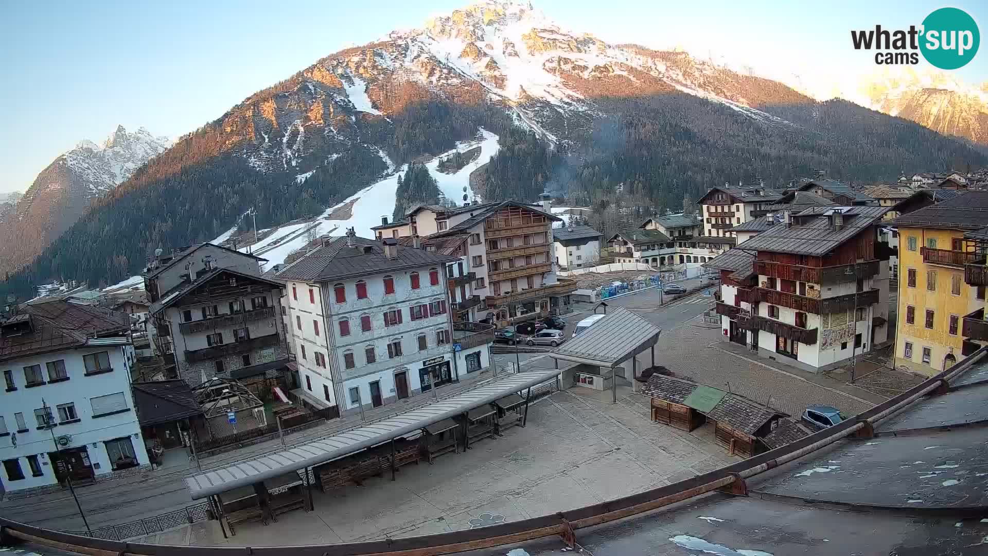 Piazza centrale di Forni di Sopra
