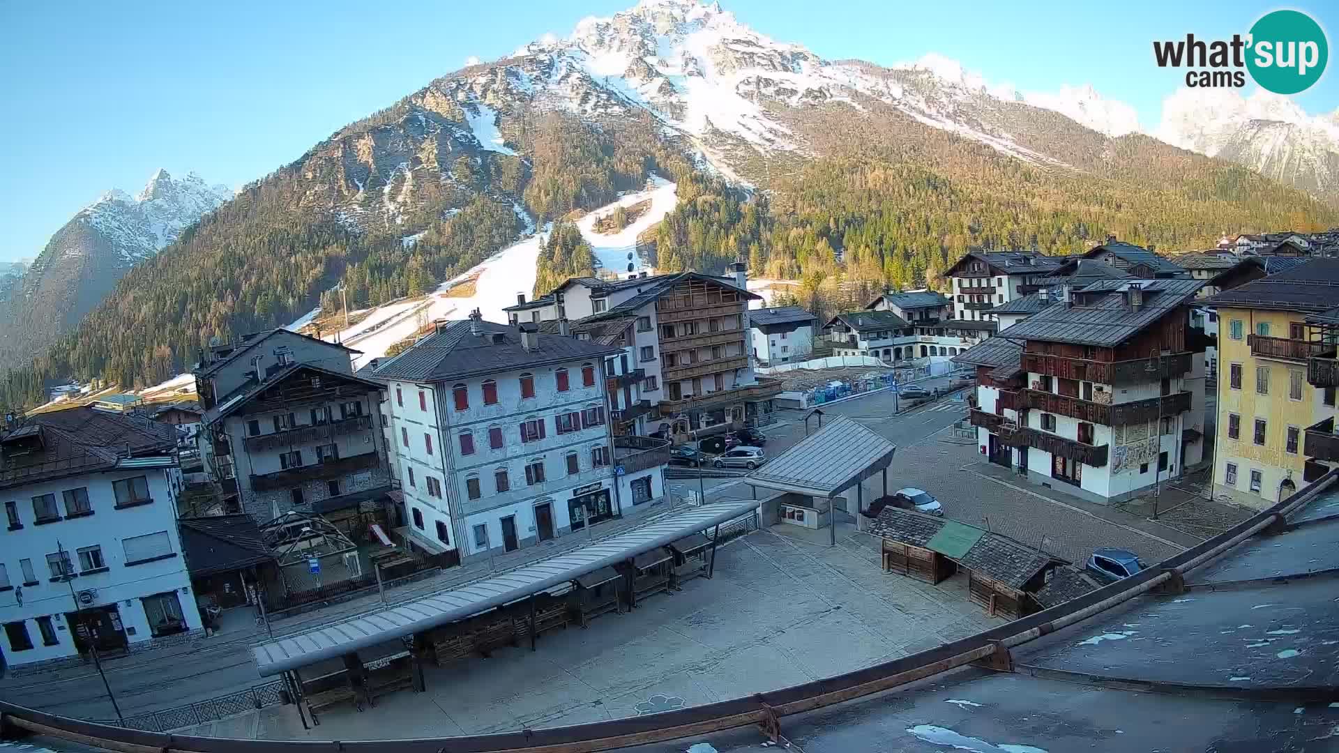 Plaza principal de Forni di Sopra