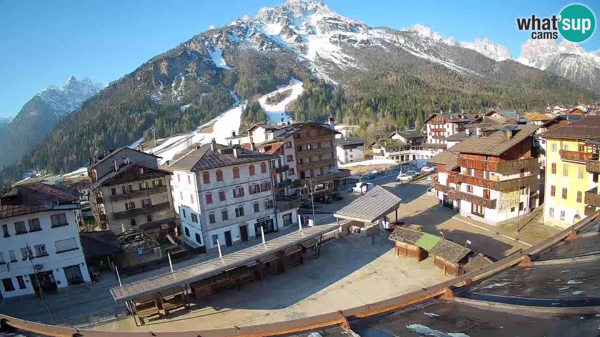 Plaza principal de Forni di Sopra