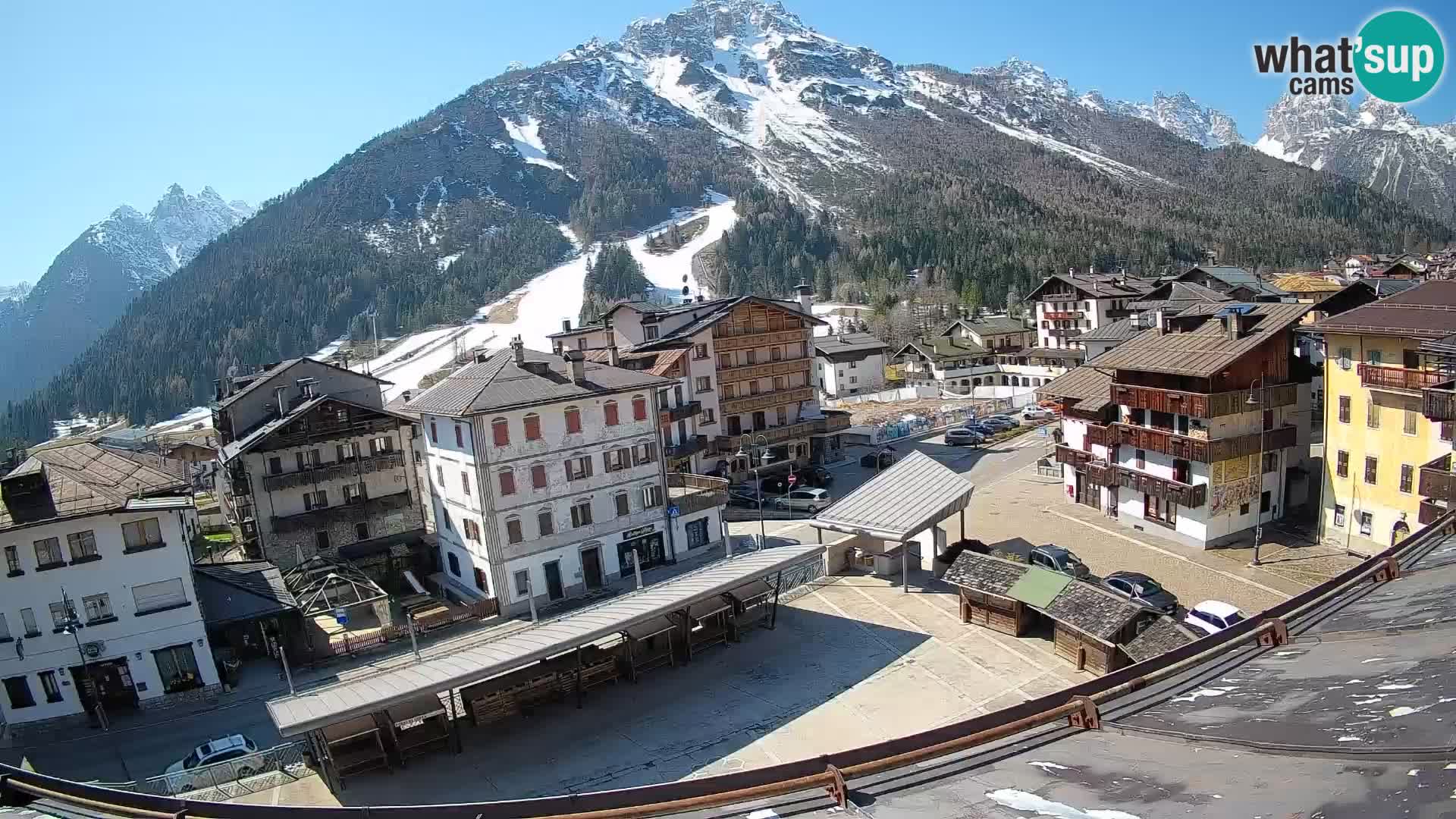 Piazza centrale di Forni di Sopra