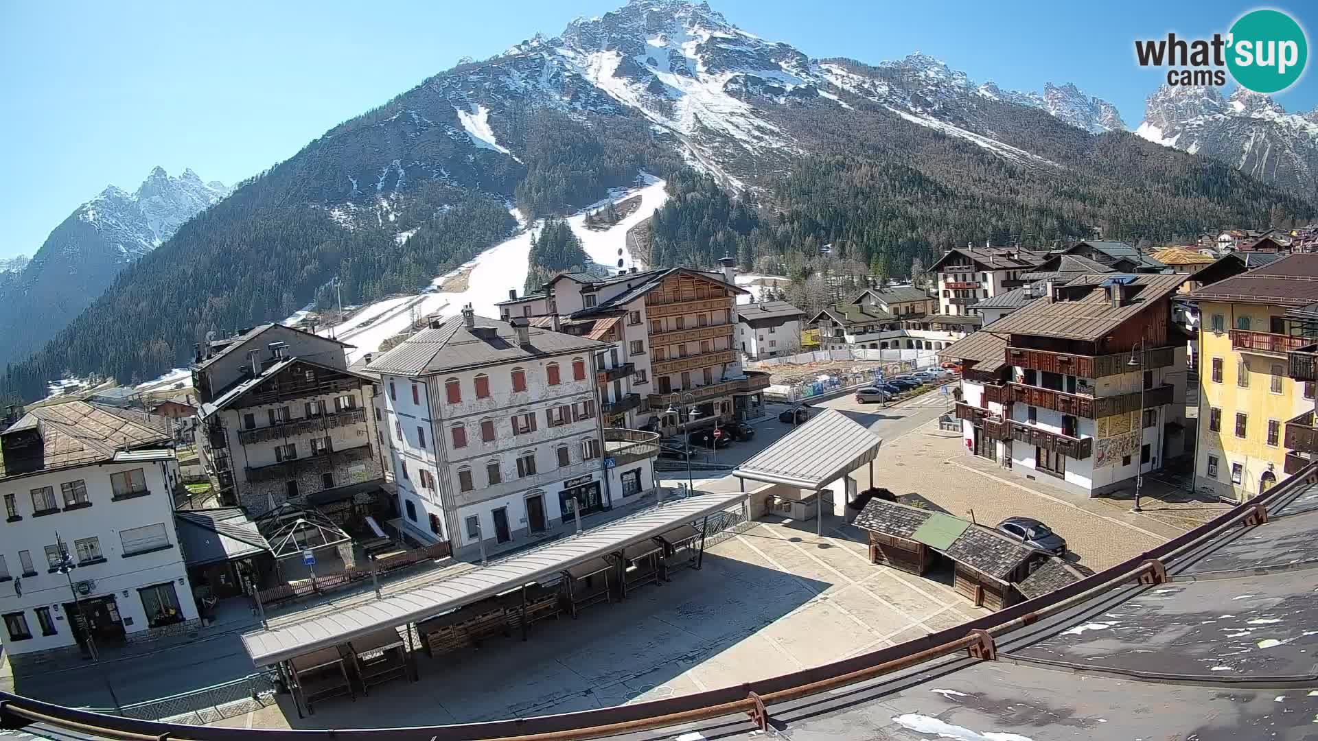 Piazza centrale di Forni di Sopra