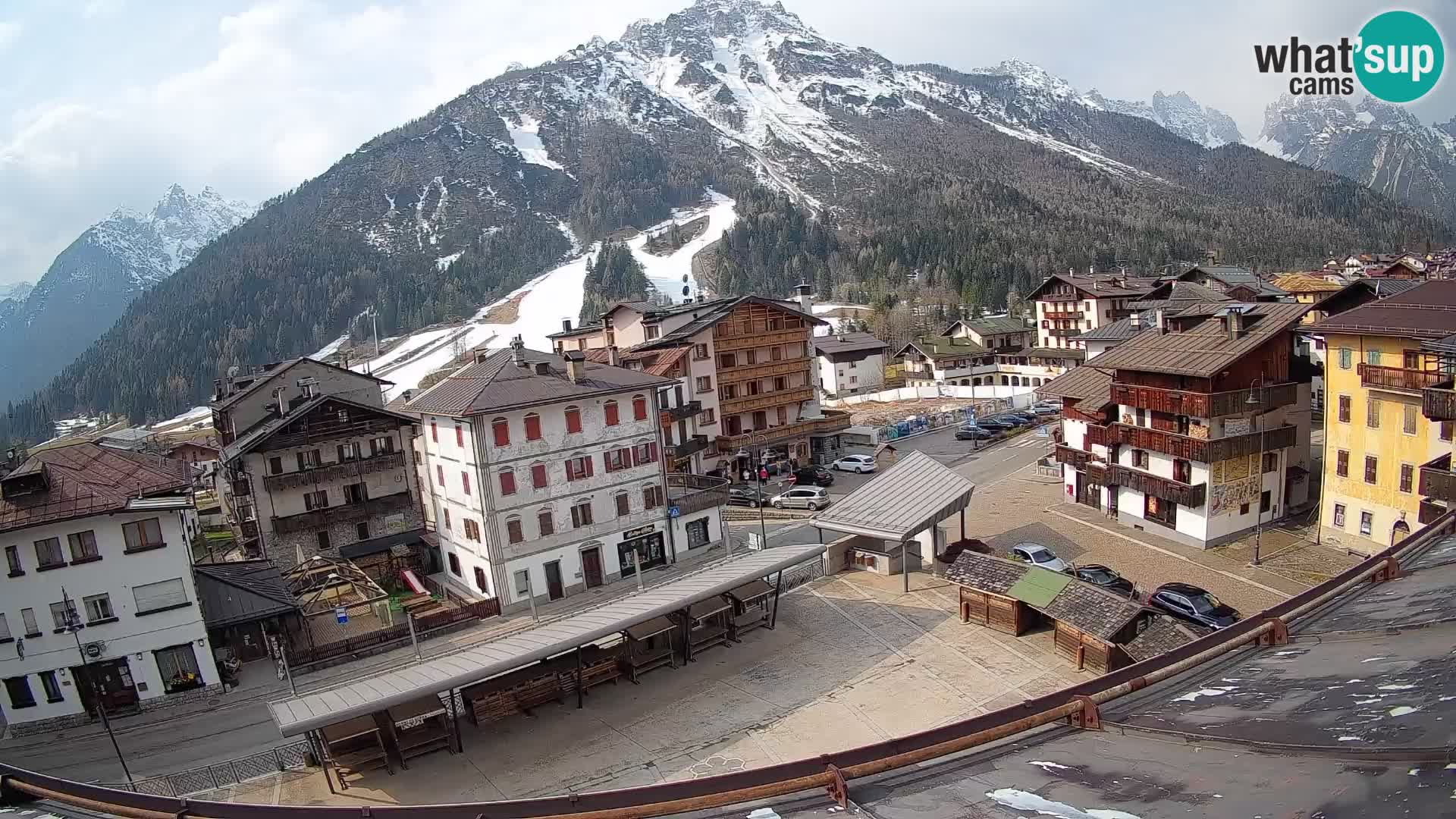Piazza centrale di Forni di Sopra