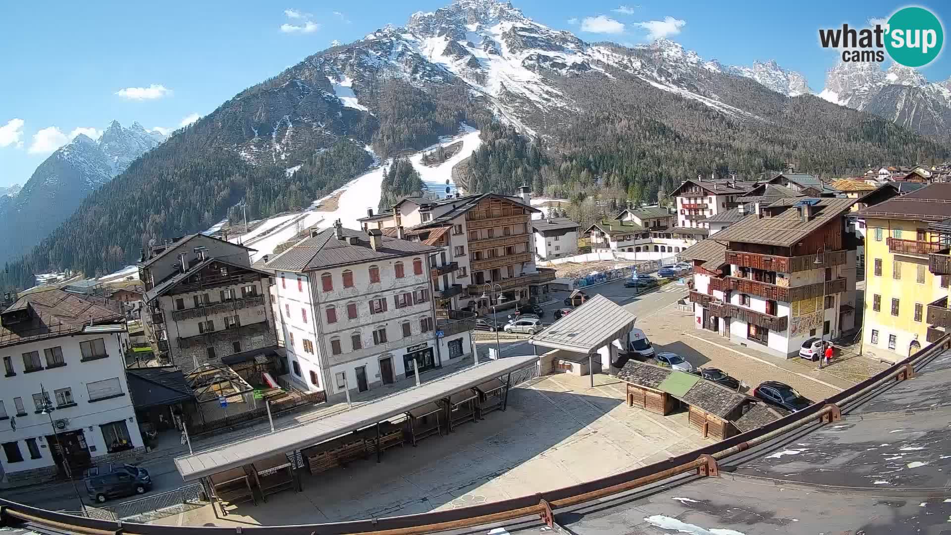Piazza centrale di Forni di Sopra