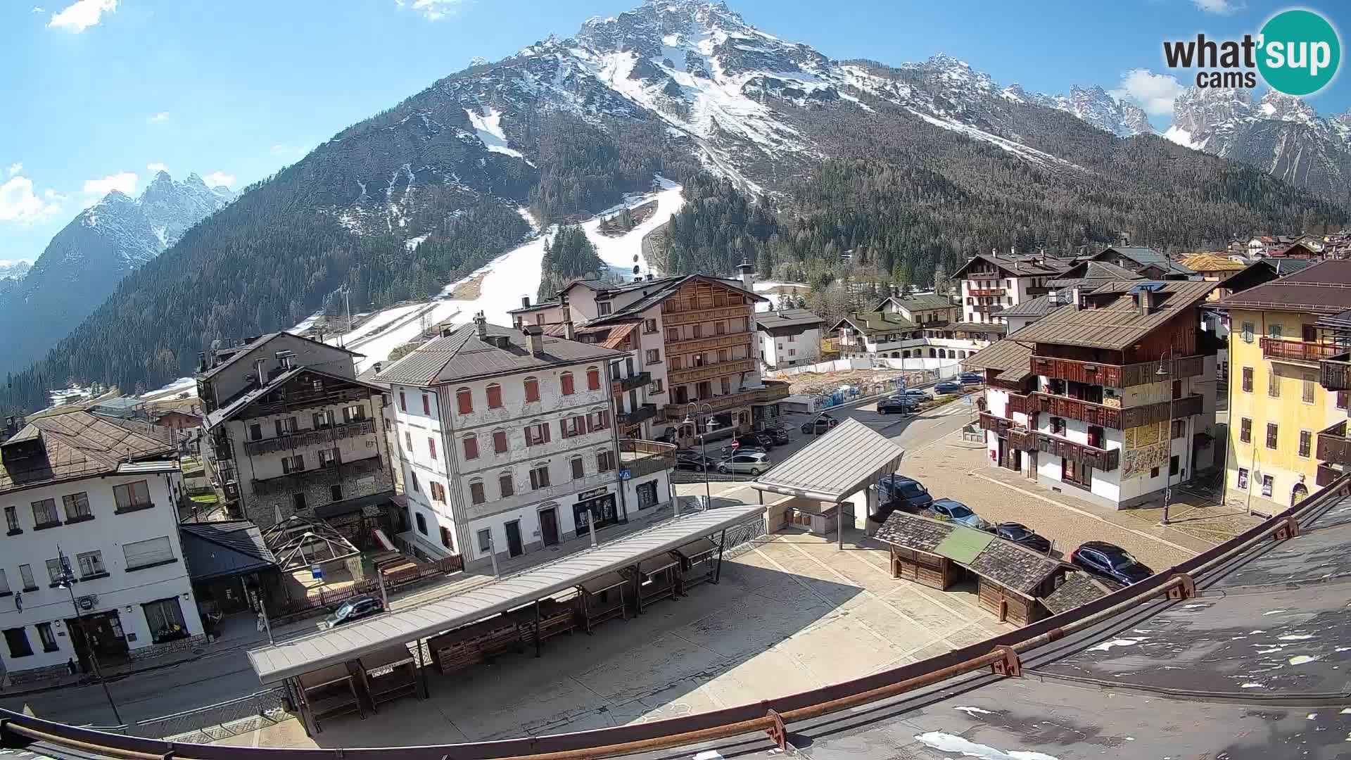 Plaza principal de Forni di Sopra