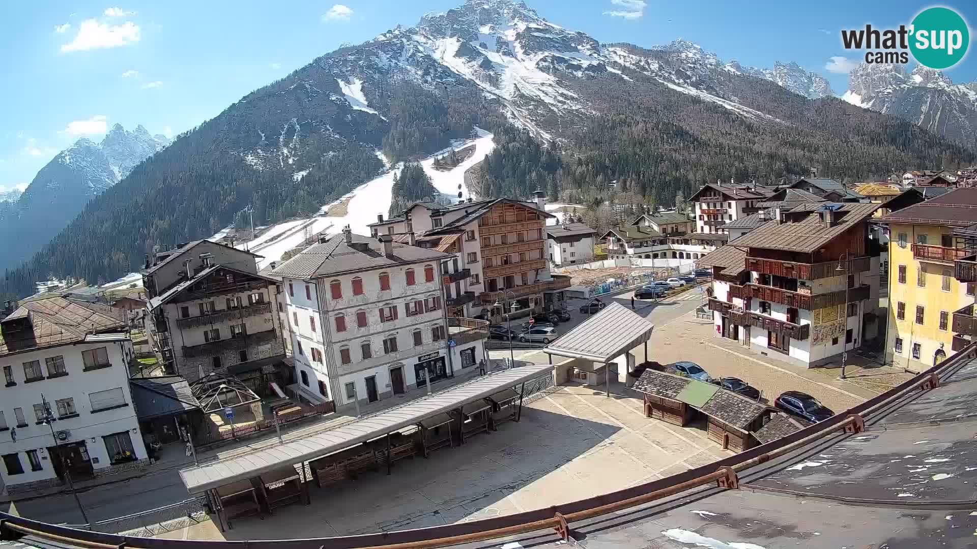 Piazza centrale di Forni di Sopra