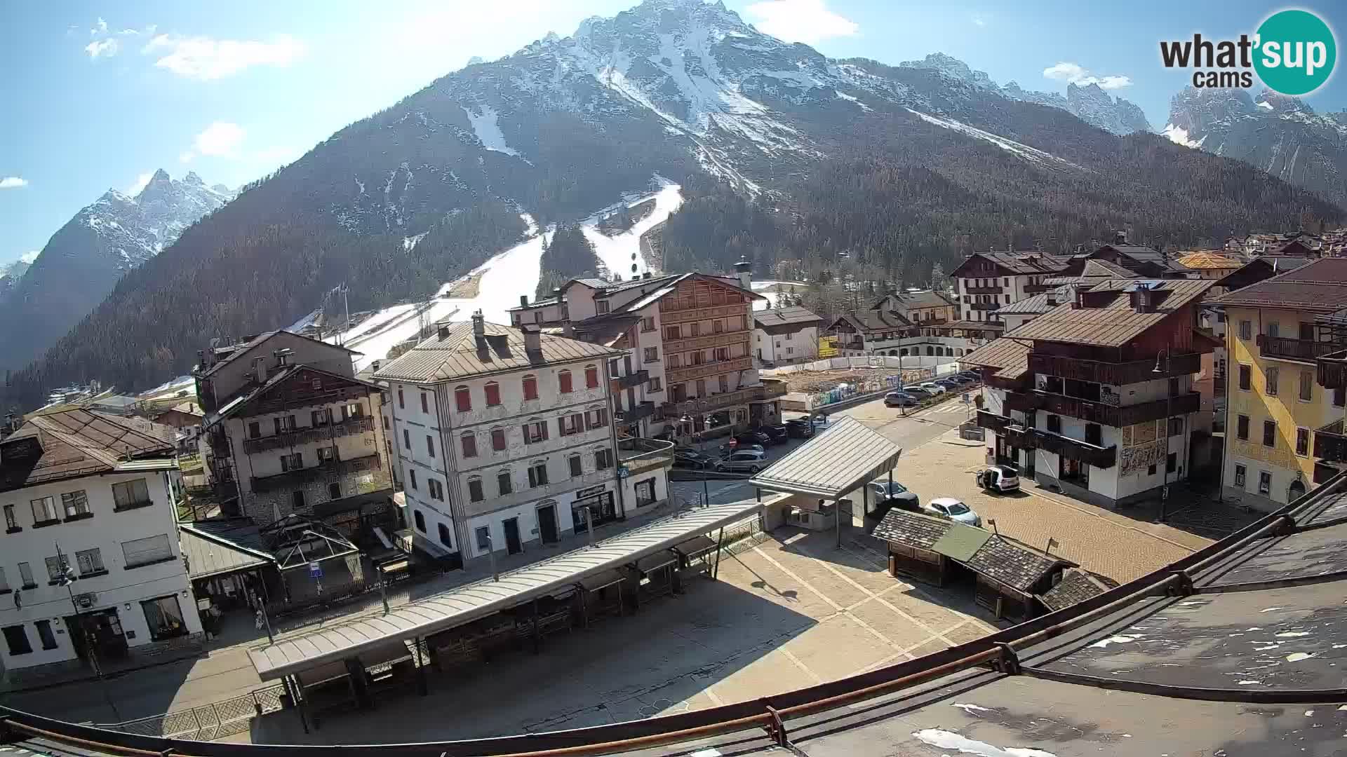 Piazza centrale di Forni di Sopra