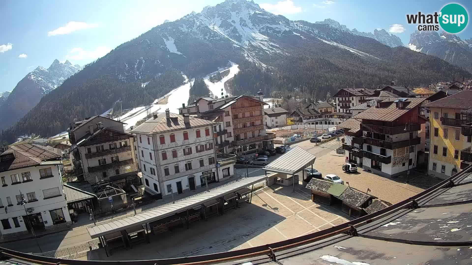 Piazza centrale di Forni di Sopra