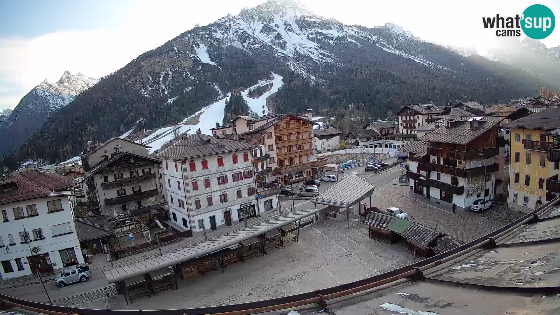 Piazza centrale di Forni di Sopra