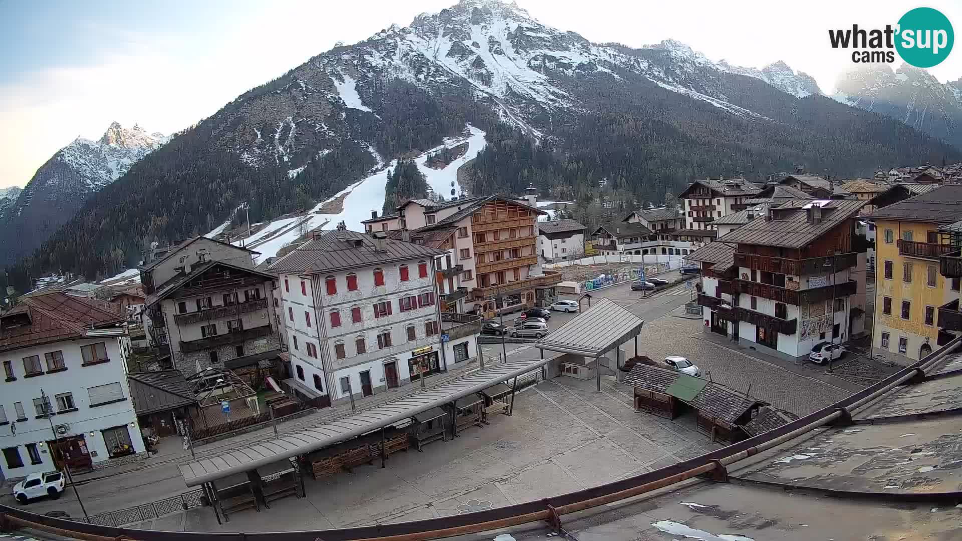 Piazza centrale di Forni di Sopra