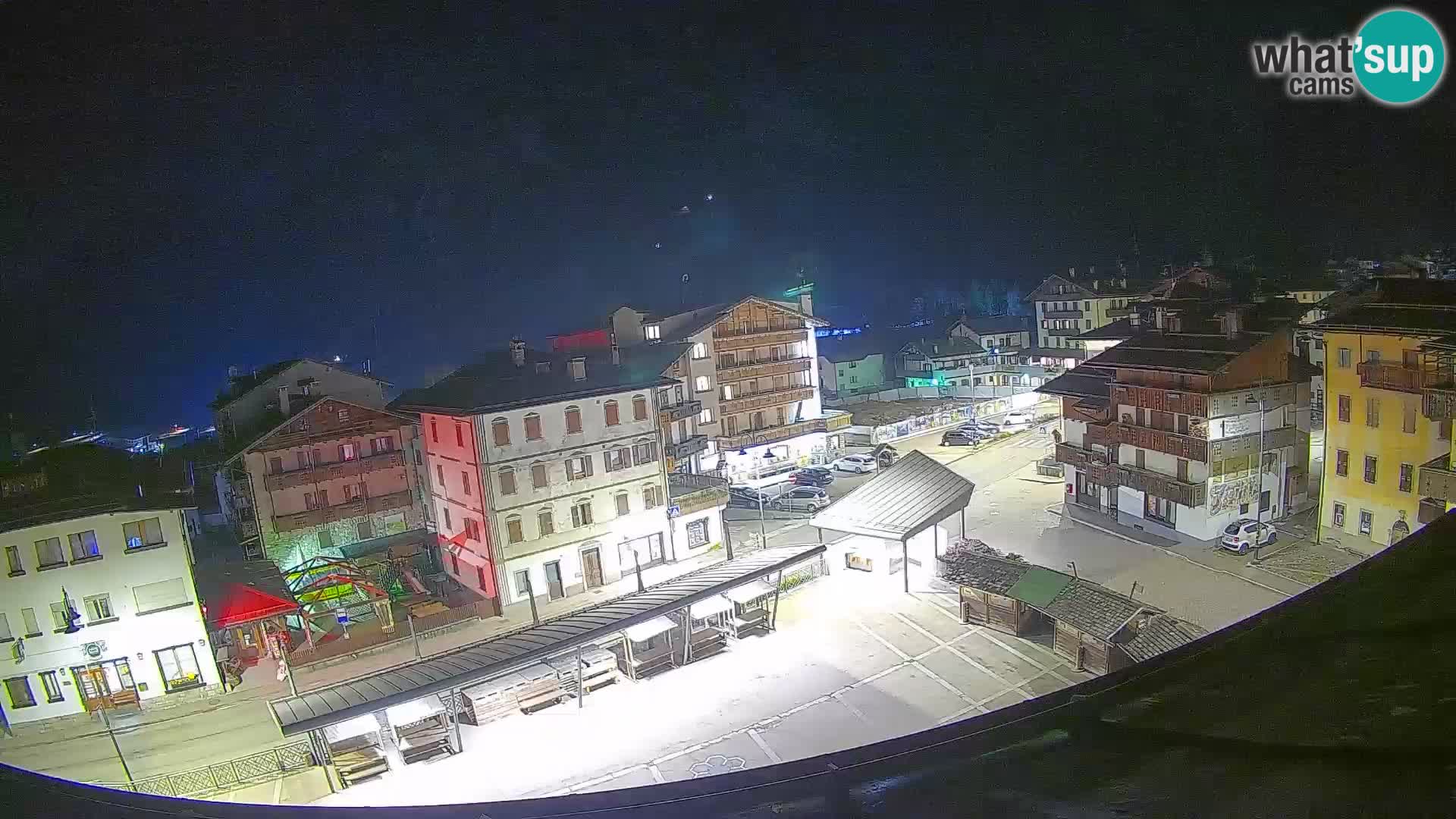 Plaza principal de Forni di Sopra