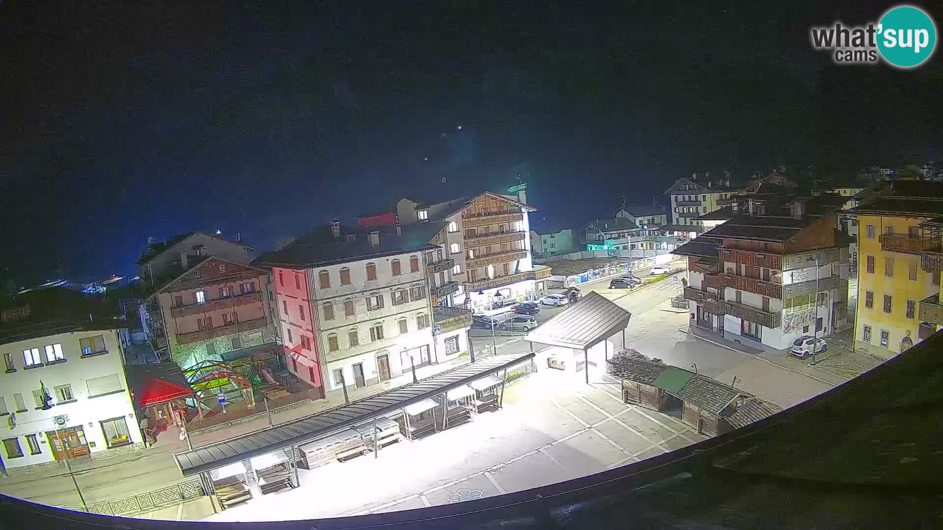 Piazza centrale di Forni di Sopra