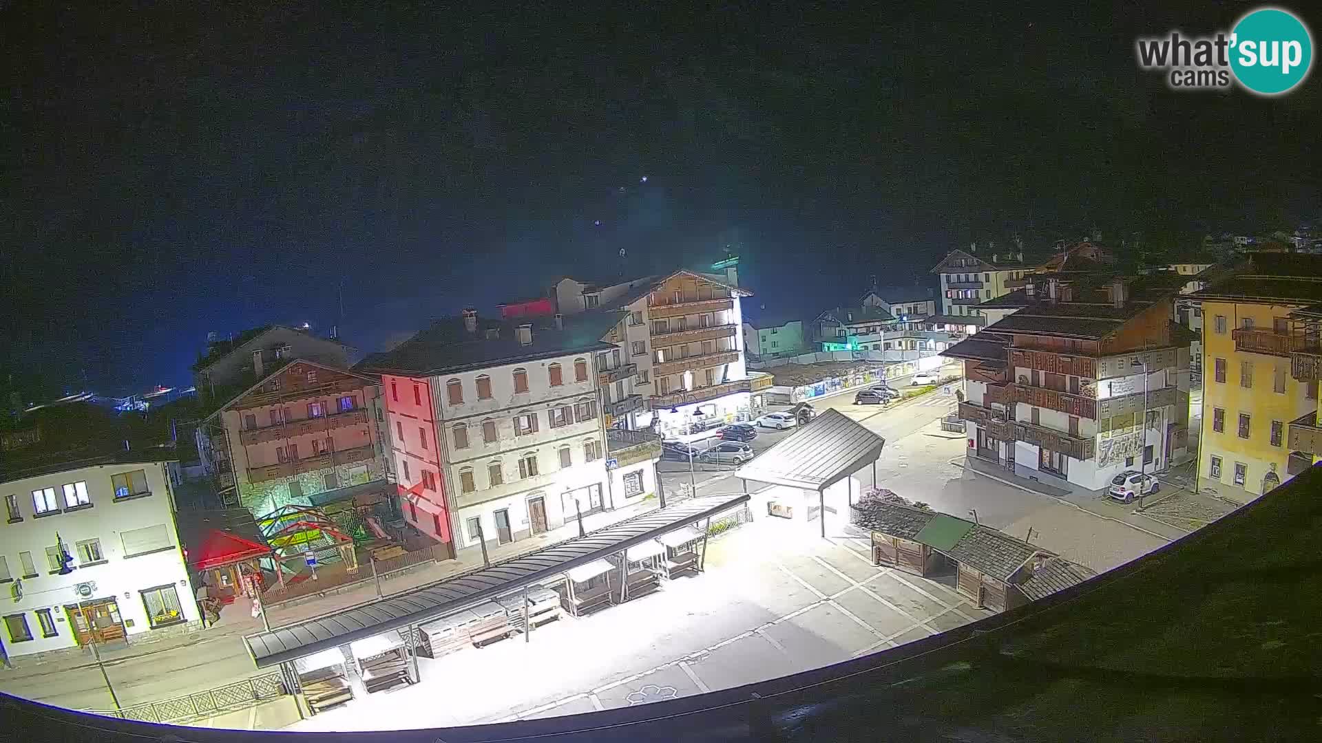 Piazza centrale di Forni di Sopra