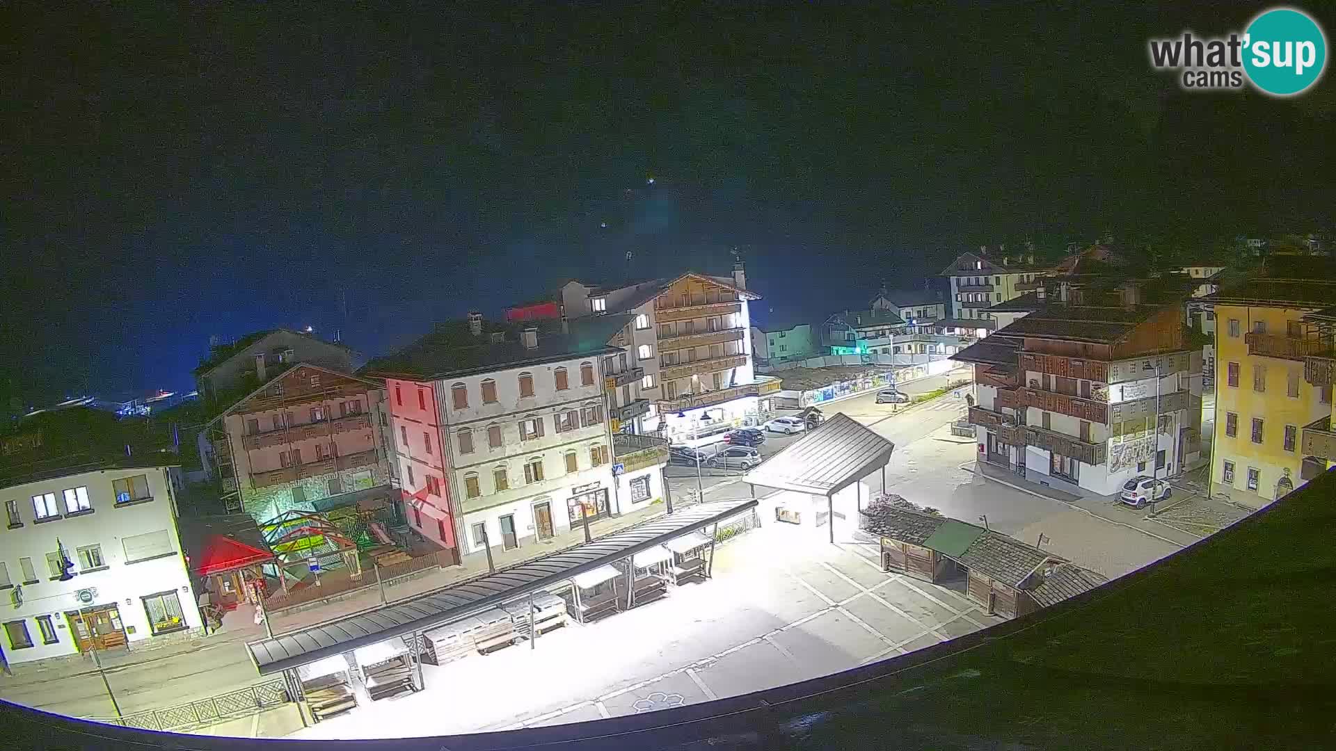 Plaza principal de Forni di Sopra