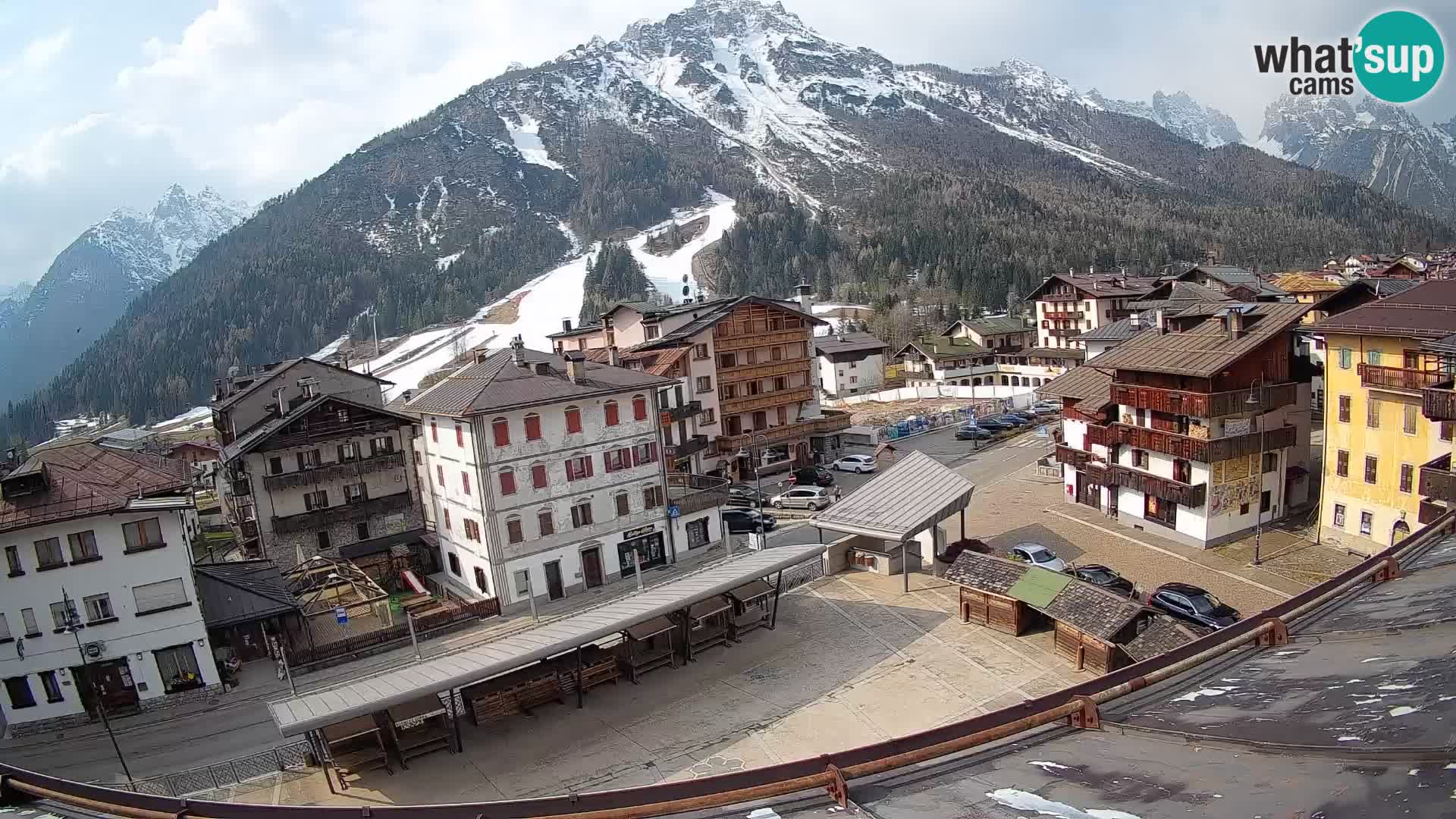 Plaza principal de Forni di Sopra