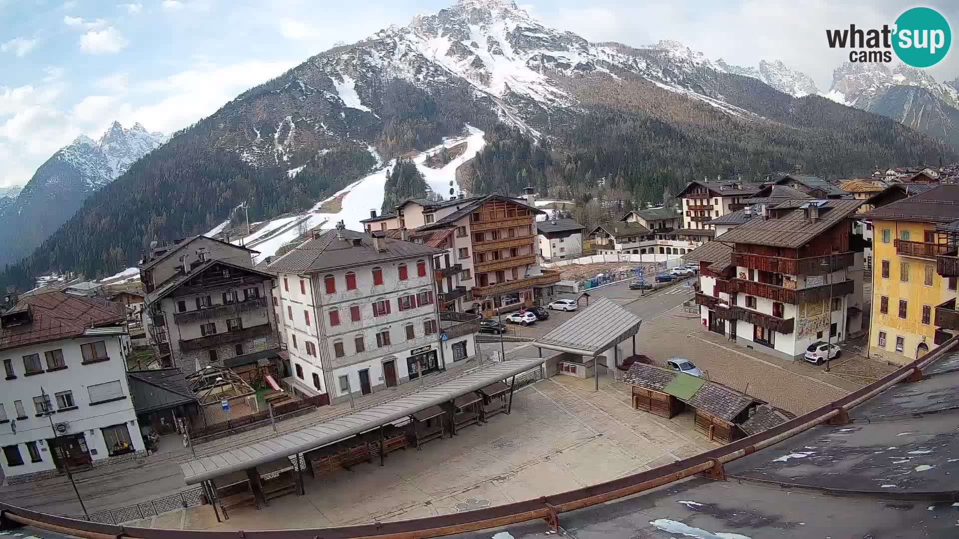Plaza principal de Forni di Sopra