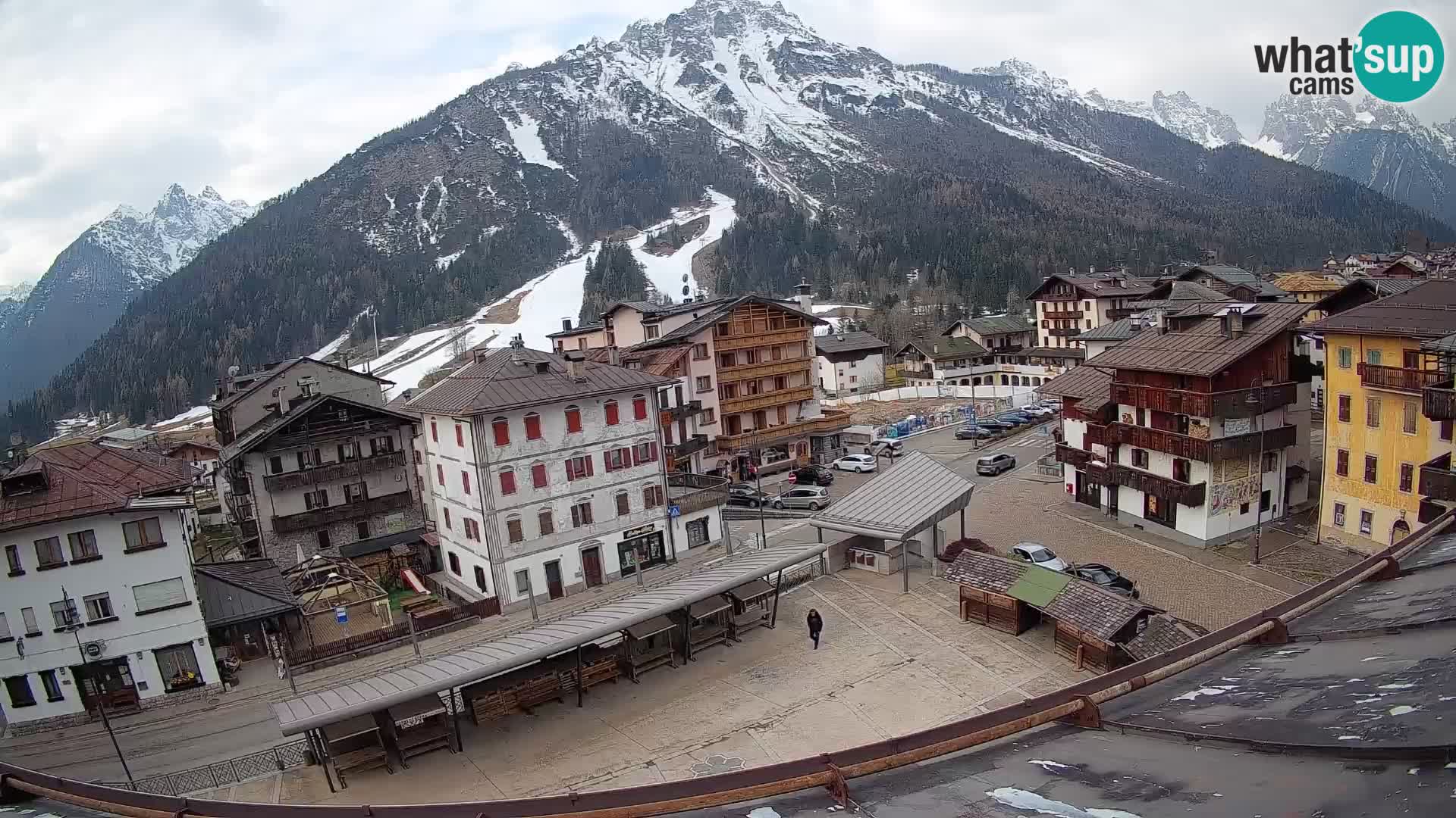 Piazza centrale di Forni di Sopra