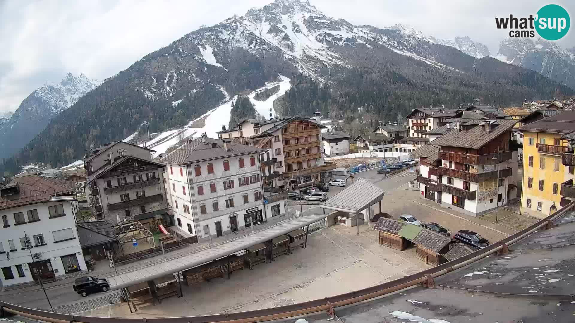 Piazza centrale di Forni di Sopra
