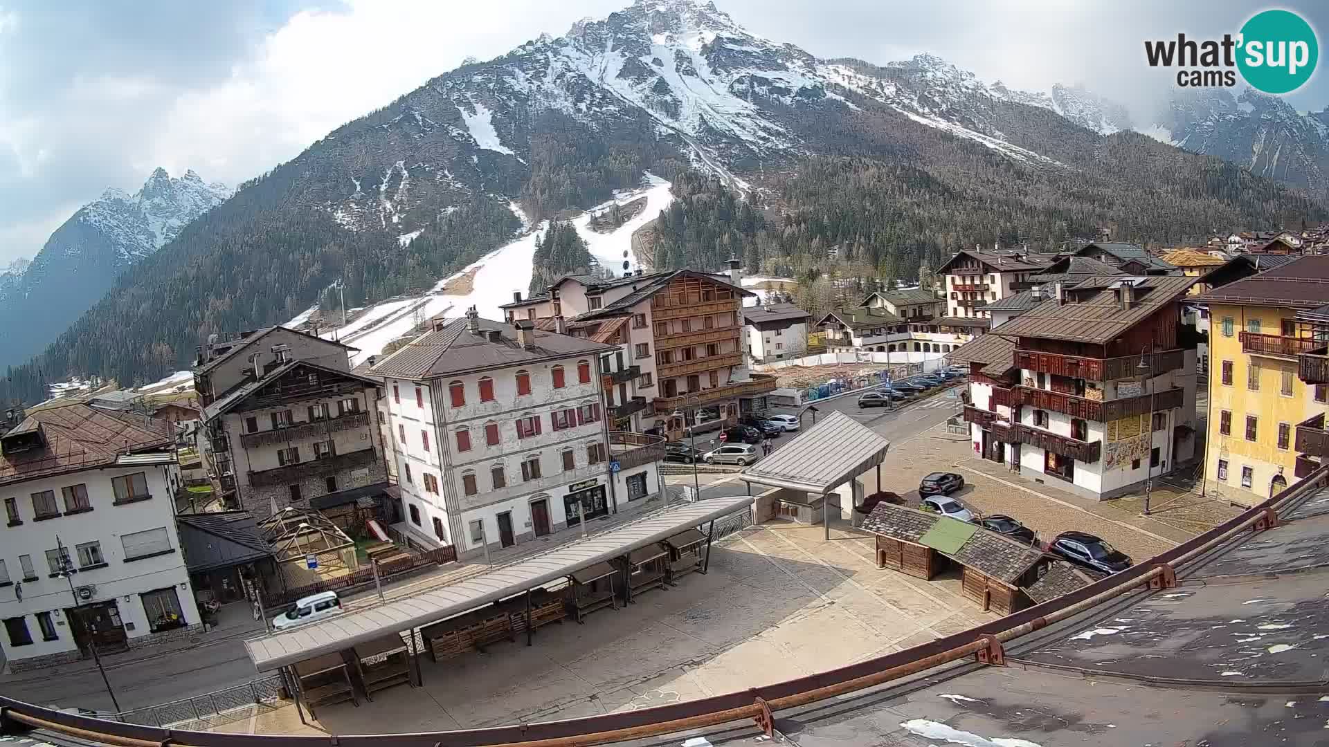 Piazza centrale di Forni di Sopra