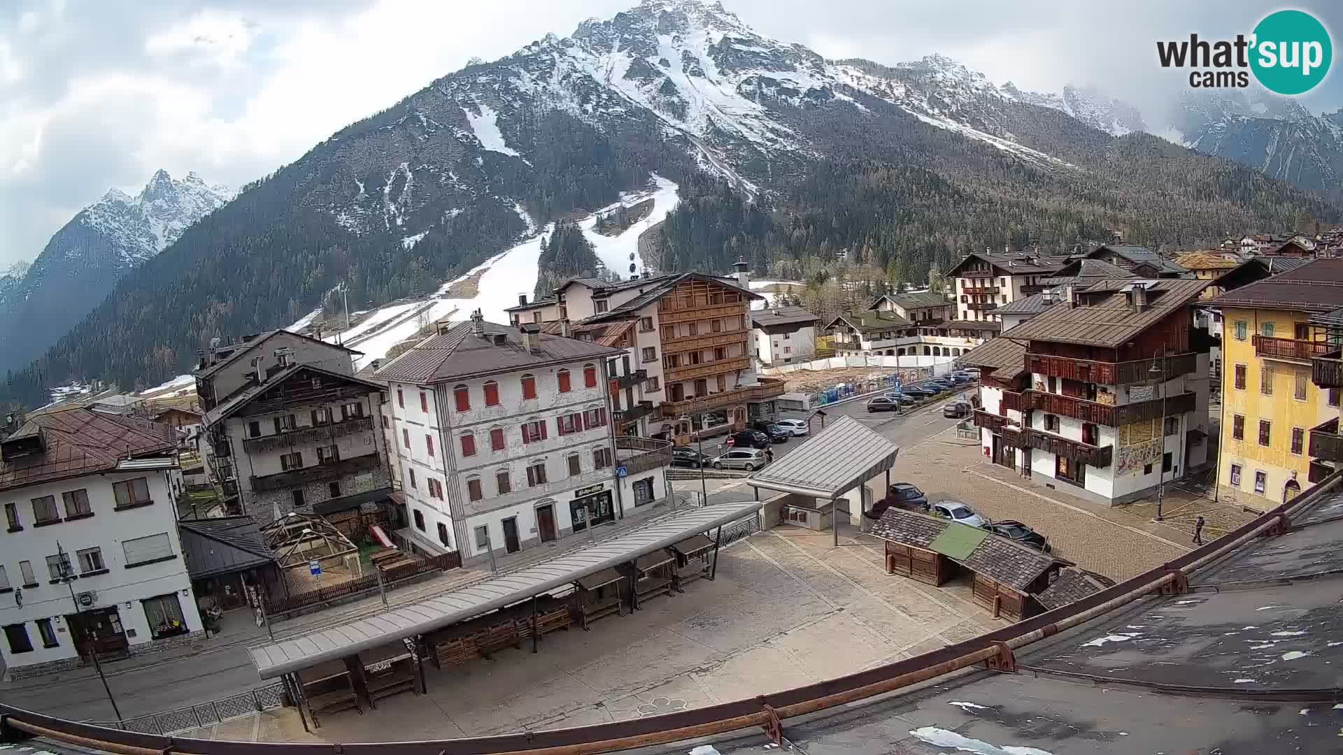 Plaza principal de Forni di Sopra