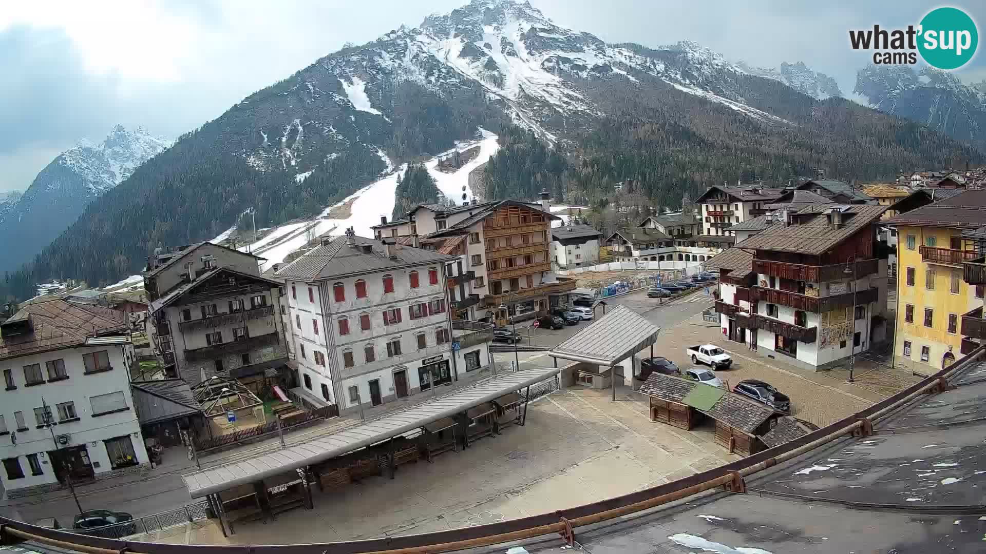 Plaza principal de Forni di Sopra