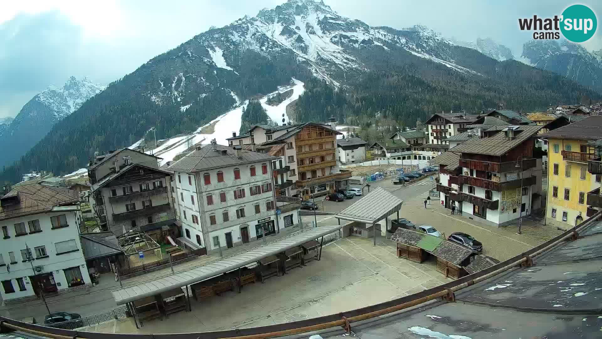 Plaza principal de Forni di Sopra
