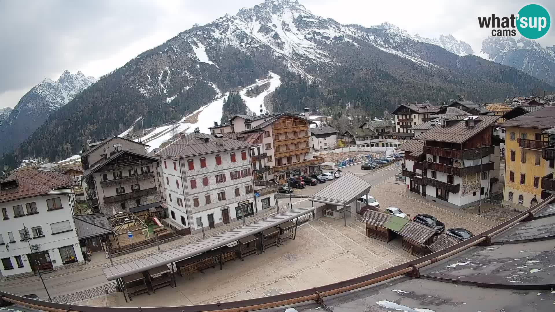 Piazza centrale di Forni di Sopra