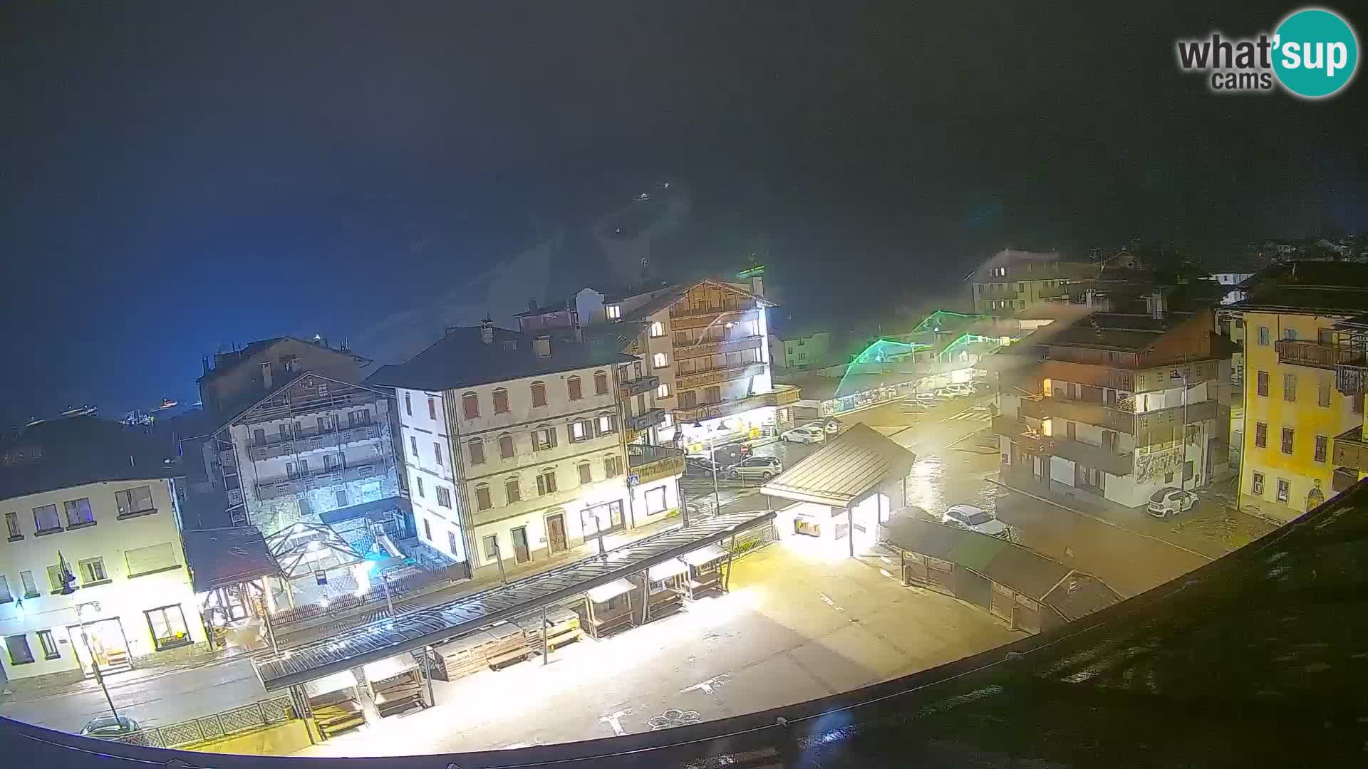 Piazza centrale di Forni di Sopra