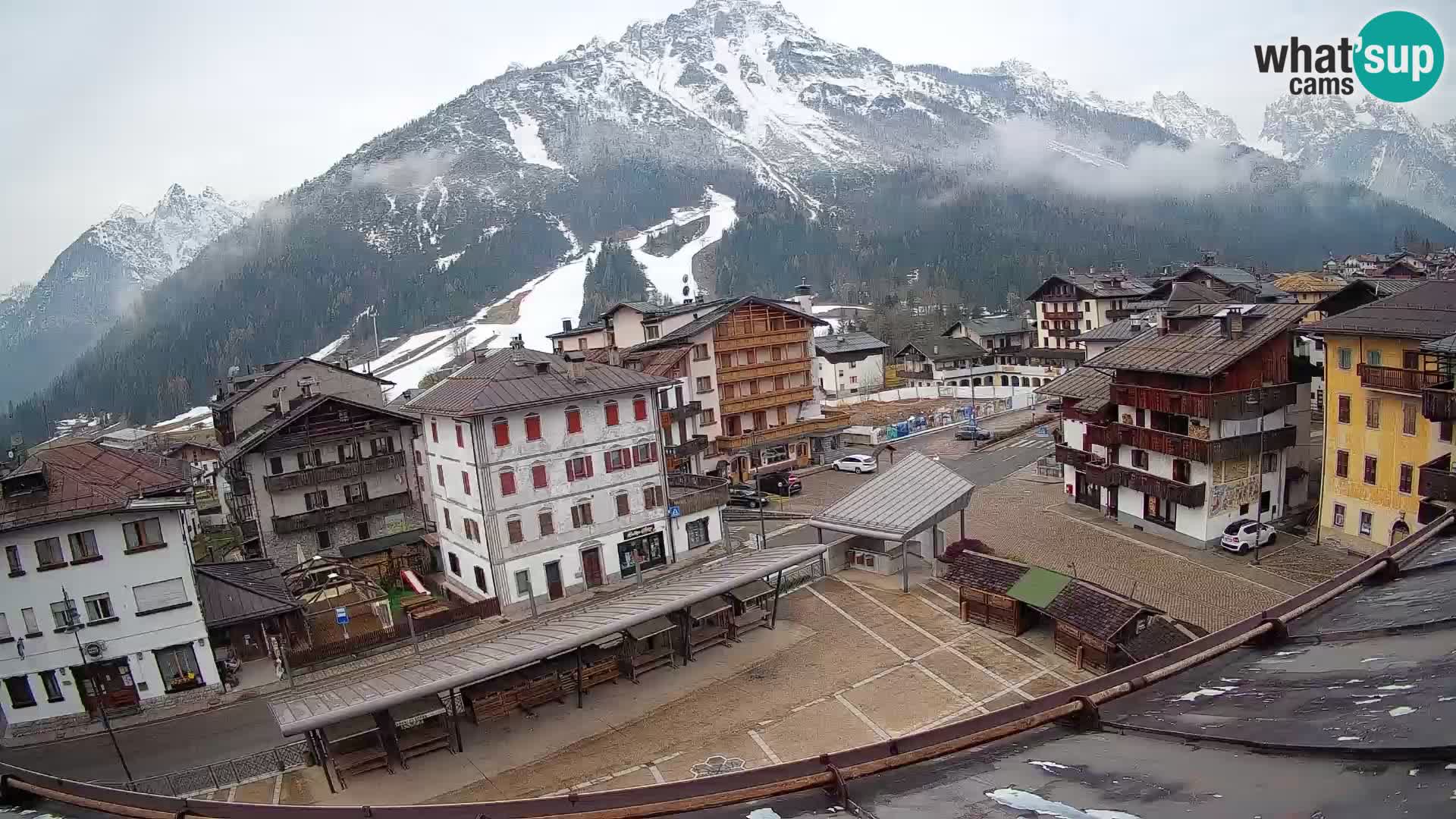 Plaza principal de Forni di Sopra