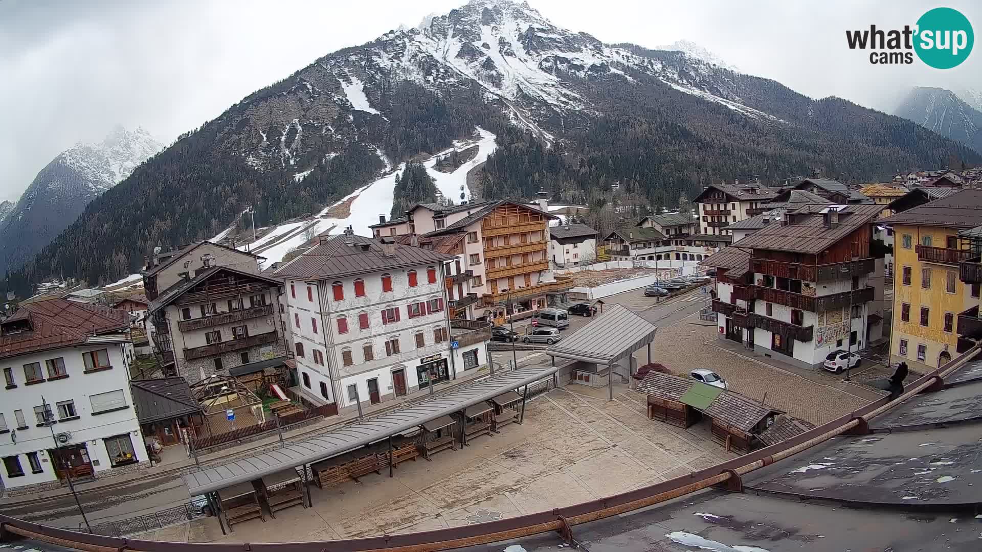 Piazza centrale di Forni di Sopra