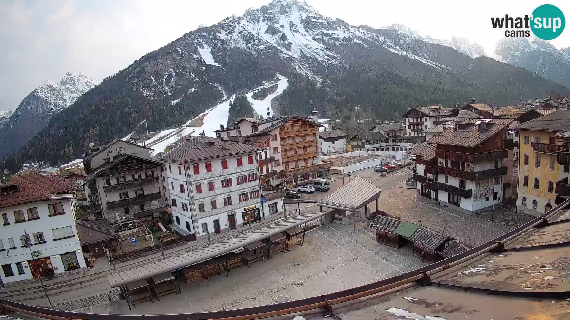 Plaza principal de Forni di Sopra