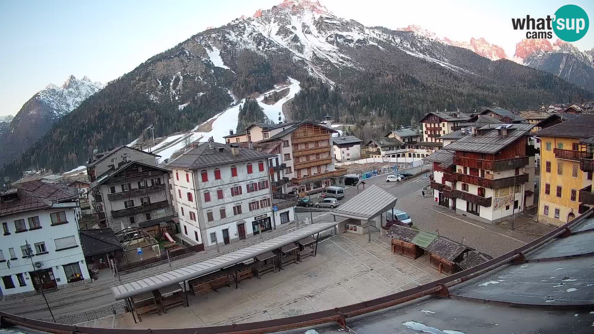 Piazza centrale di Forni di Sopra