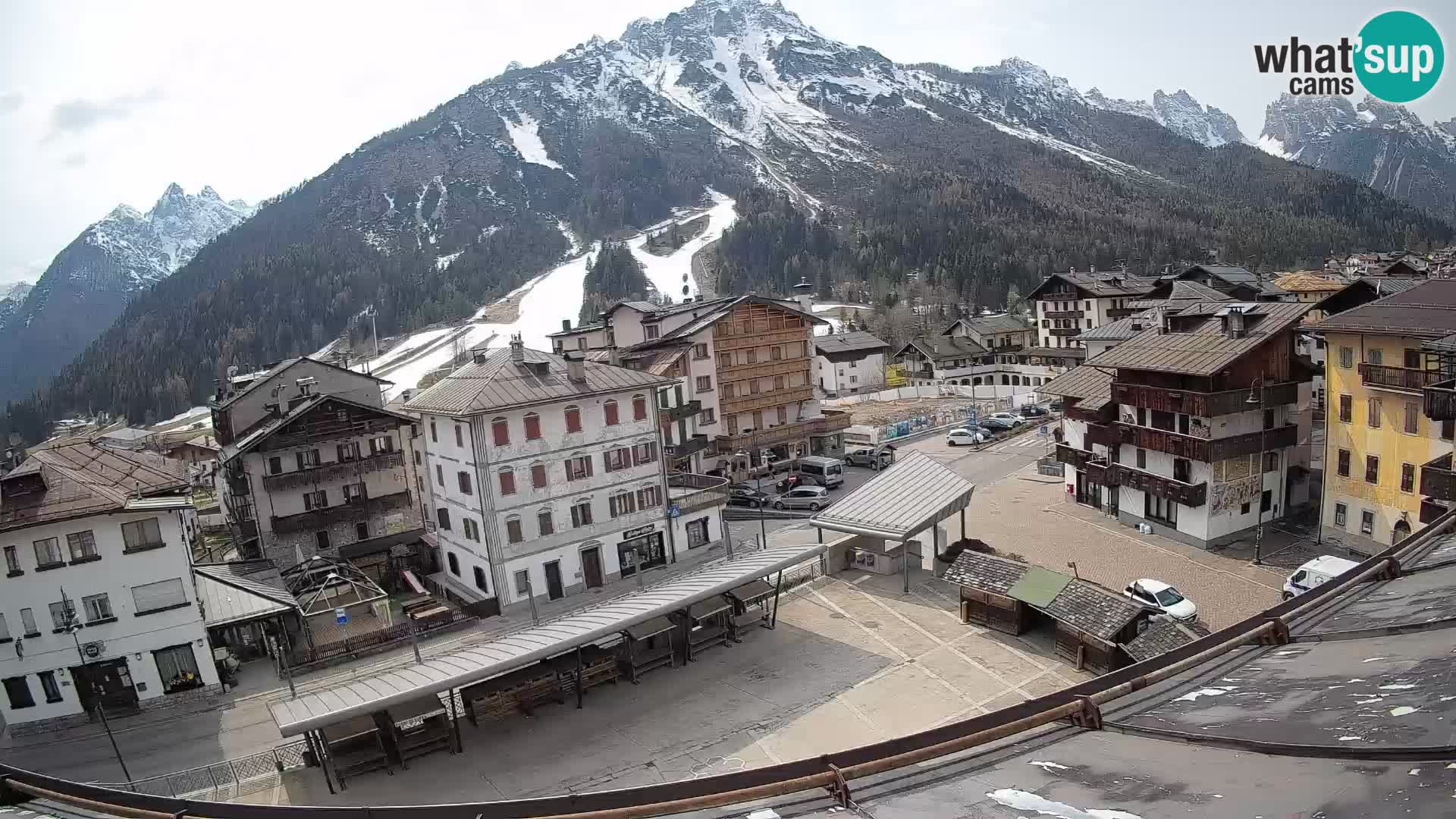 Plaza principal de Forni di Sopra
