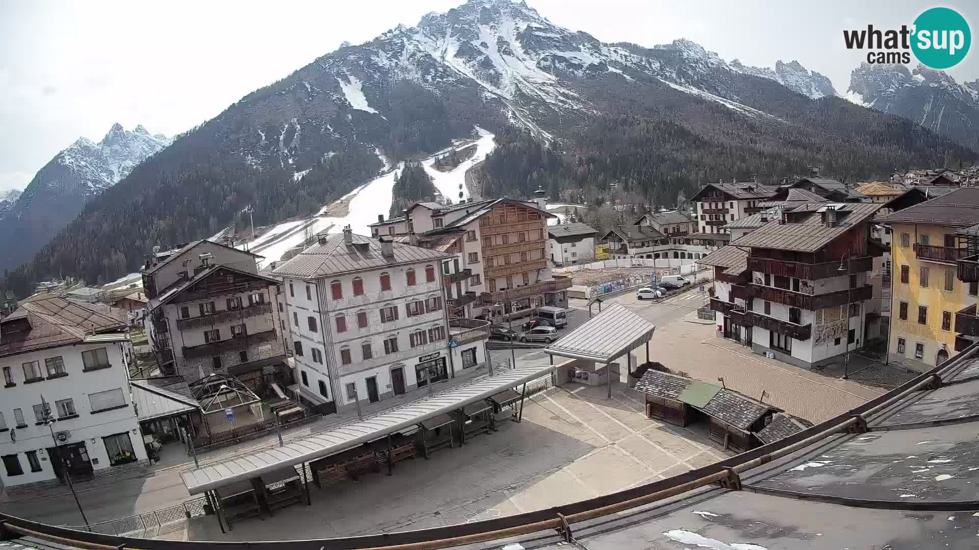 Plaza principal de Forni di Sopra