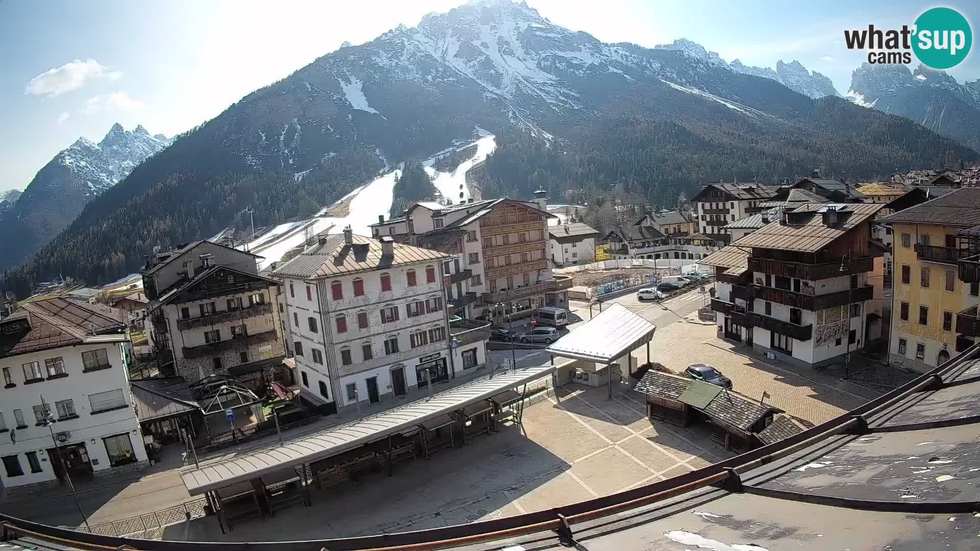 Piazza centrale di Forni di Sopra