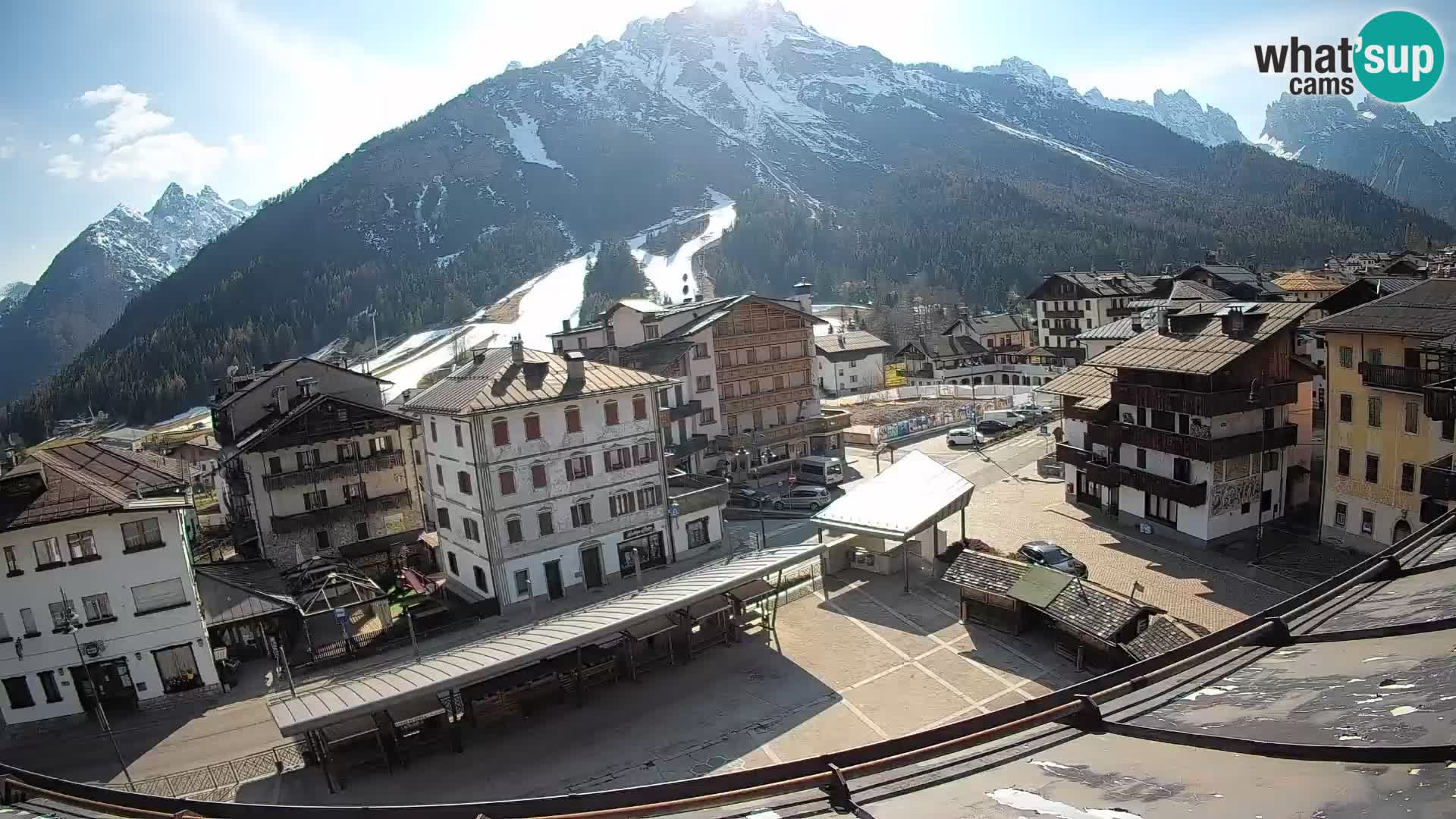 Plaza principal de Forni di Sopra